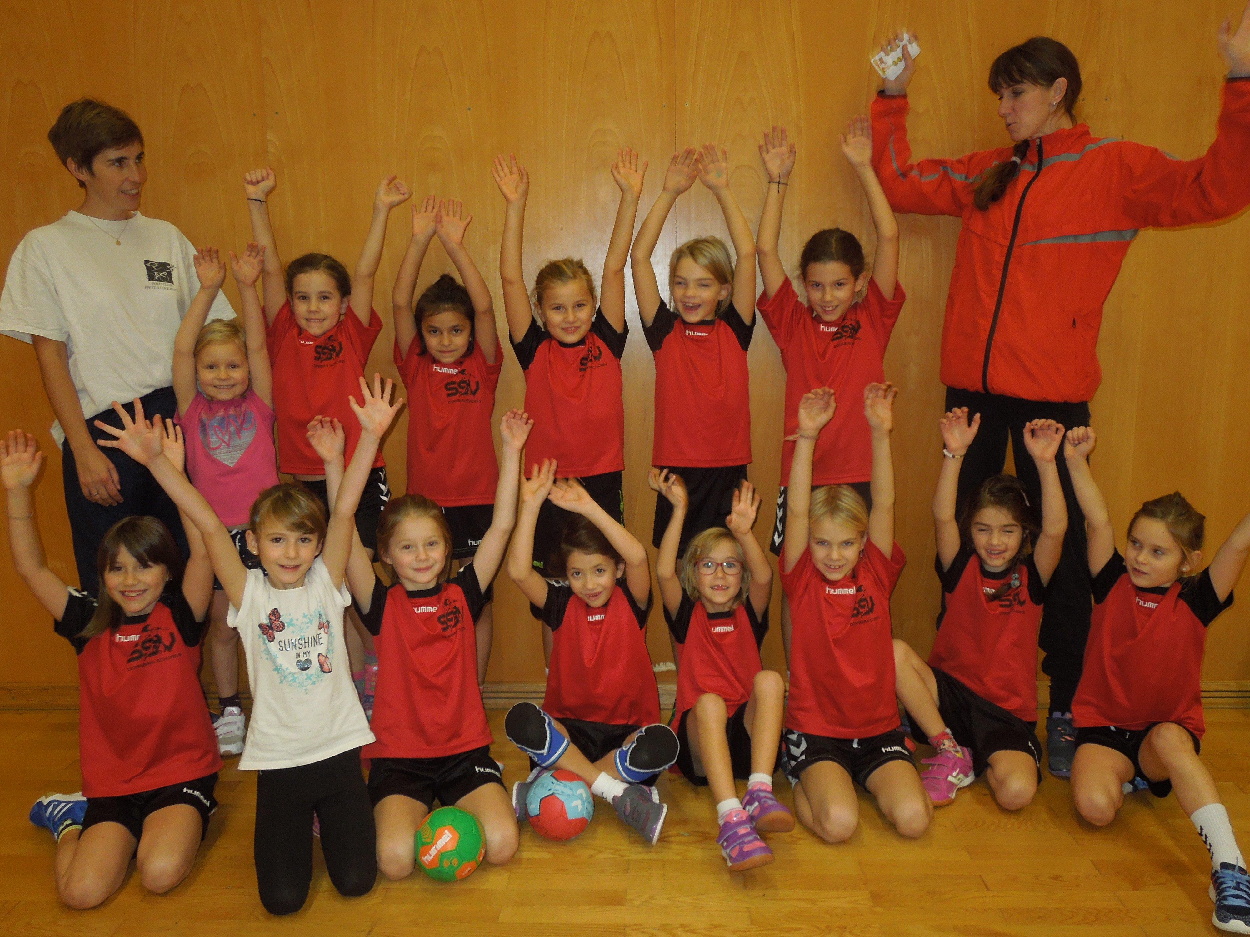 Spielen, Spaß, Teamgeist und Fairness stehen im Vordergrund beim Training der jüngsten Handballerinnen beim SSV Dornbirn.