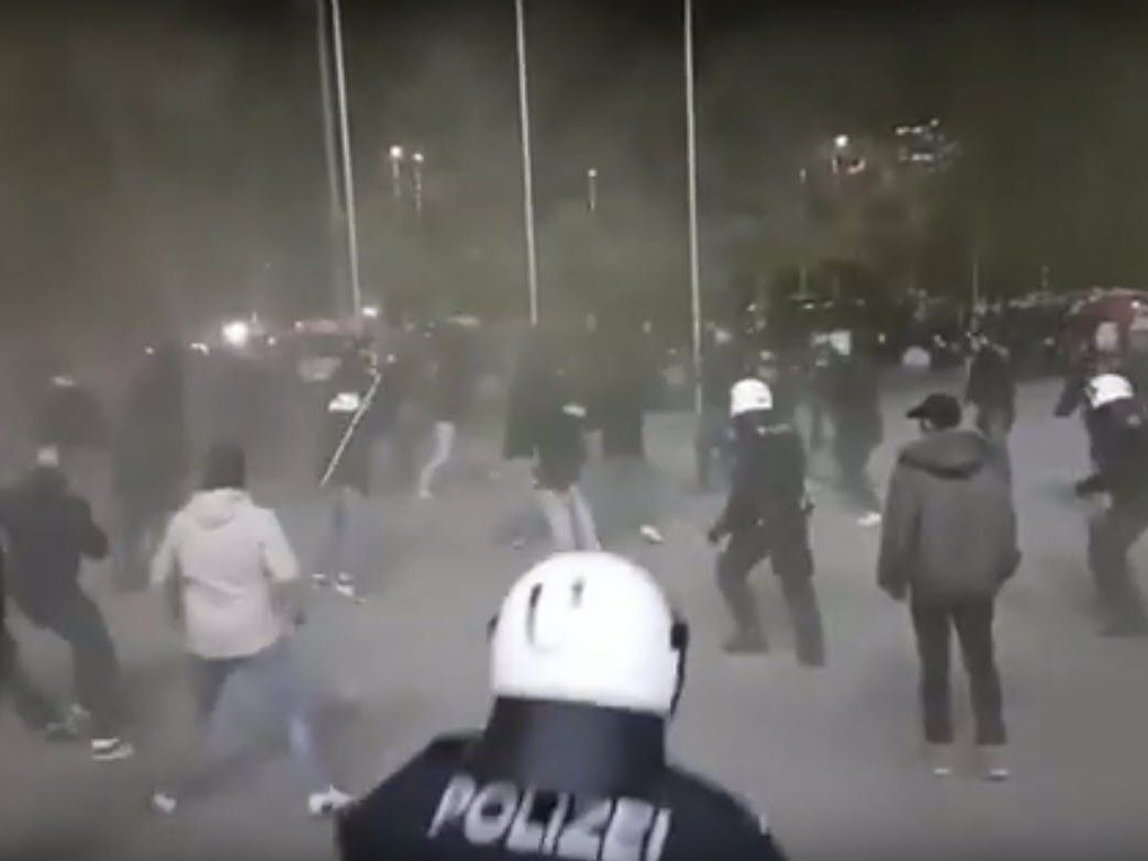 Insgesamt 26 Anzeigen bei Europa-League-Match im Wiener Prater. Insgesamt 26 Anzeigen bei Europa-League-Match im Wiener Prater.