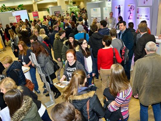 Infos zur richtigen Studienwahl bei der "Bachelor and more"-Messe. Infos zur richtigen Studienwahl bei der "Bachelor and more"-Messe.