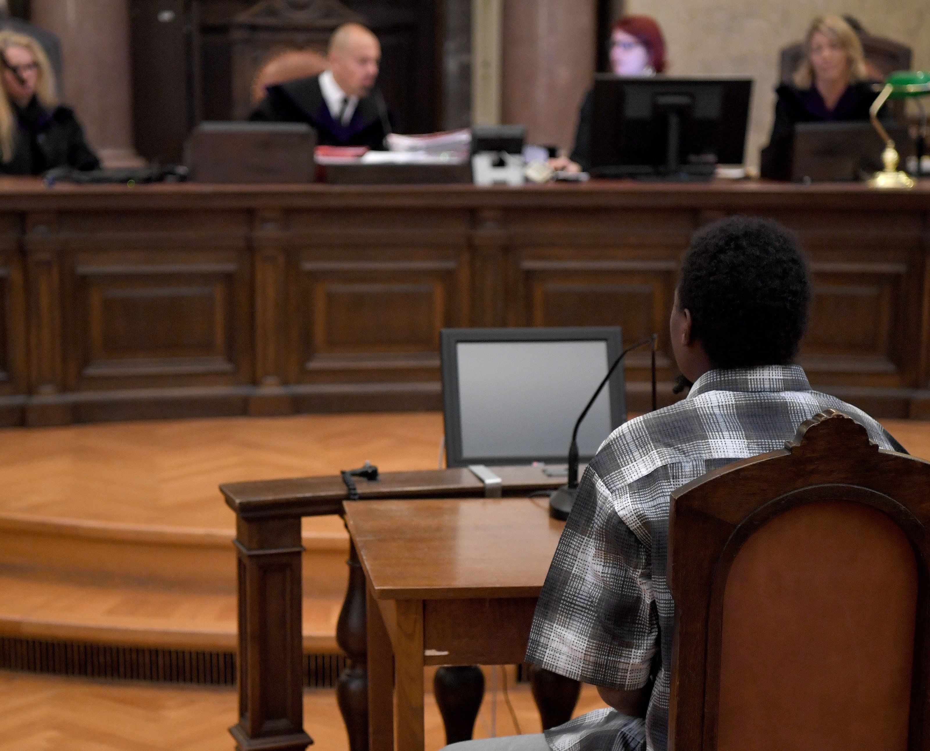 Beim Prozess in Wien Beim Prozess in Wien