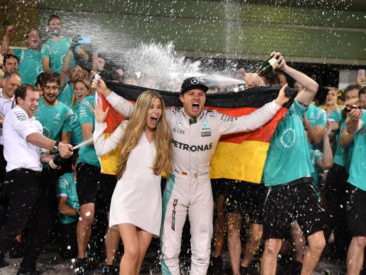 Nico Rosberg und seine Frau freuen sich über den WM-Titel