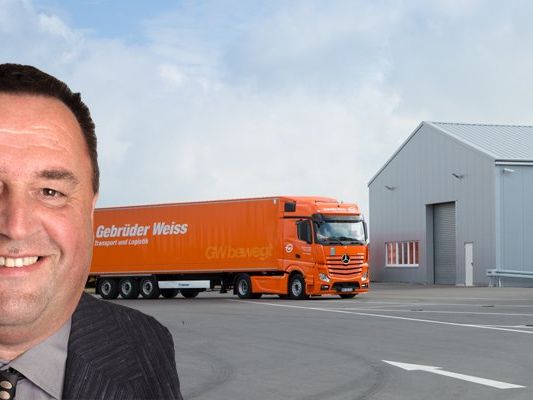 Der Laueracher Logistiker Gebrüder Weiss vergrößert seinen Standort in Memmingen um 5.000 Quadratmeter. Der Laueracher Logistiker Gebrüder Weiss vergrößert seinen Standort in Memmingen um 5.000 Quadratmeter.
