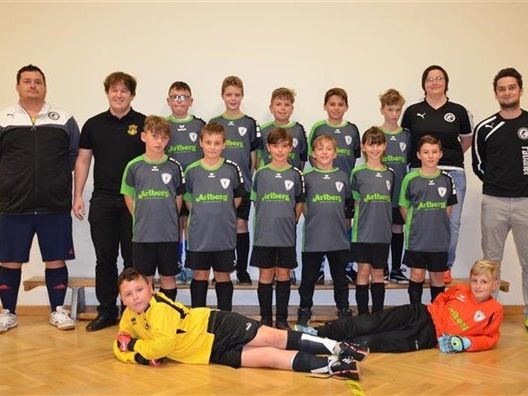 Getränke-Ganahl sponserte neue Dressen Getränke-Ganahl sponserte neue Dressen