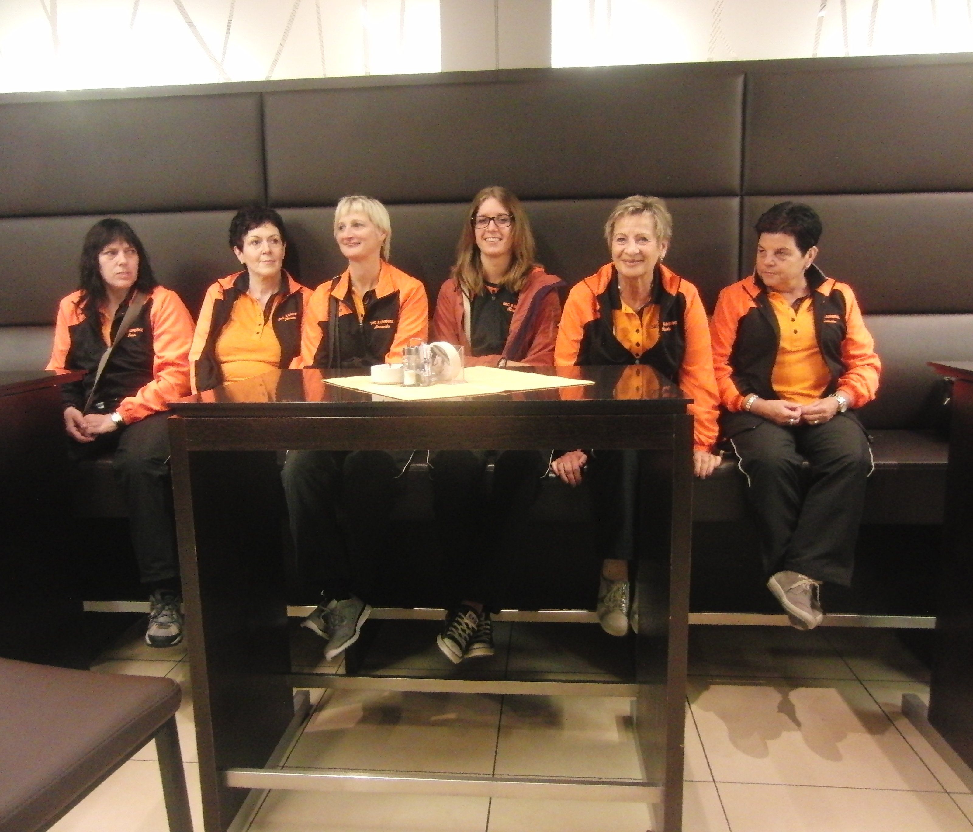 v.l.n.r.: Kamuff Petra, Fritz Karin, Zudrell Manuela, Leissner Bianca, Bitschnau Uschi, Mangeng Tamara v.l.n.r.: Kamuff Petra, Fritz Karin, Zudrell Manuela, Leissner Bianca, Bitschnau Uschi, Mangeng Tamara
