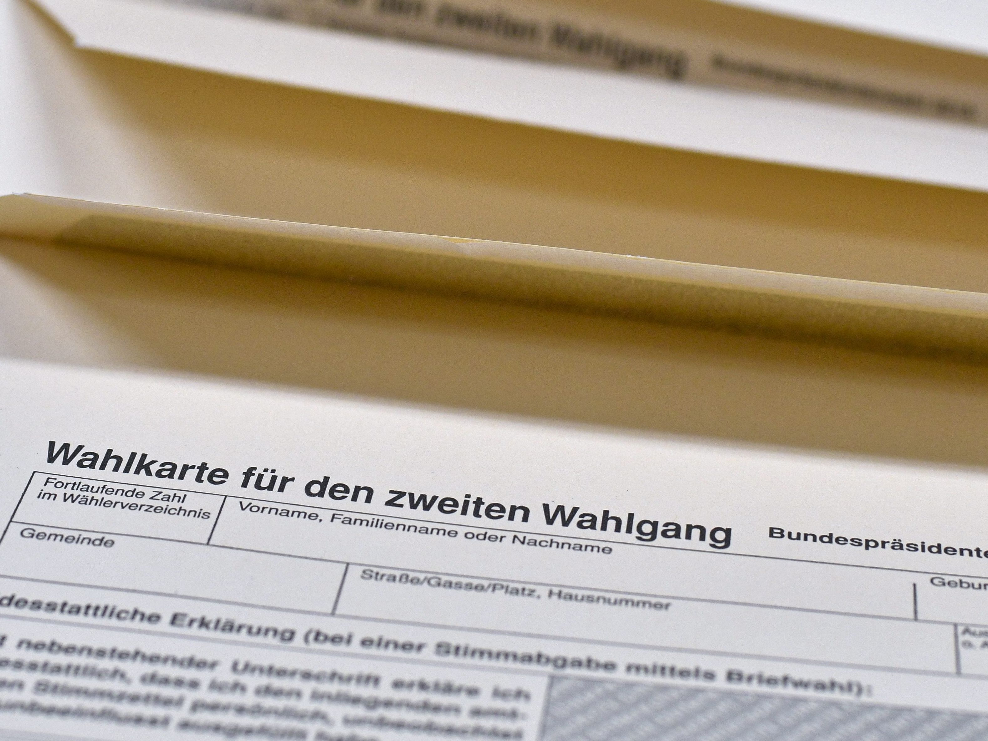 LIVE: Am Montag wird das Ergebnis der Bundespräsidentenwahl inkl. Wahlkarten verkündet. LIVE: Am Montag wird das Ergebnis der Bundespräsidentenwahl inkl. Wahlkarten verkündet.