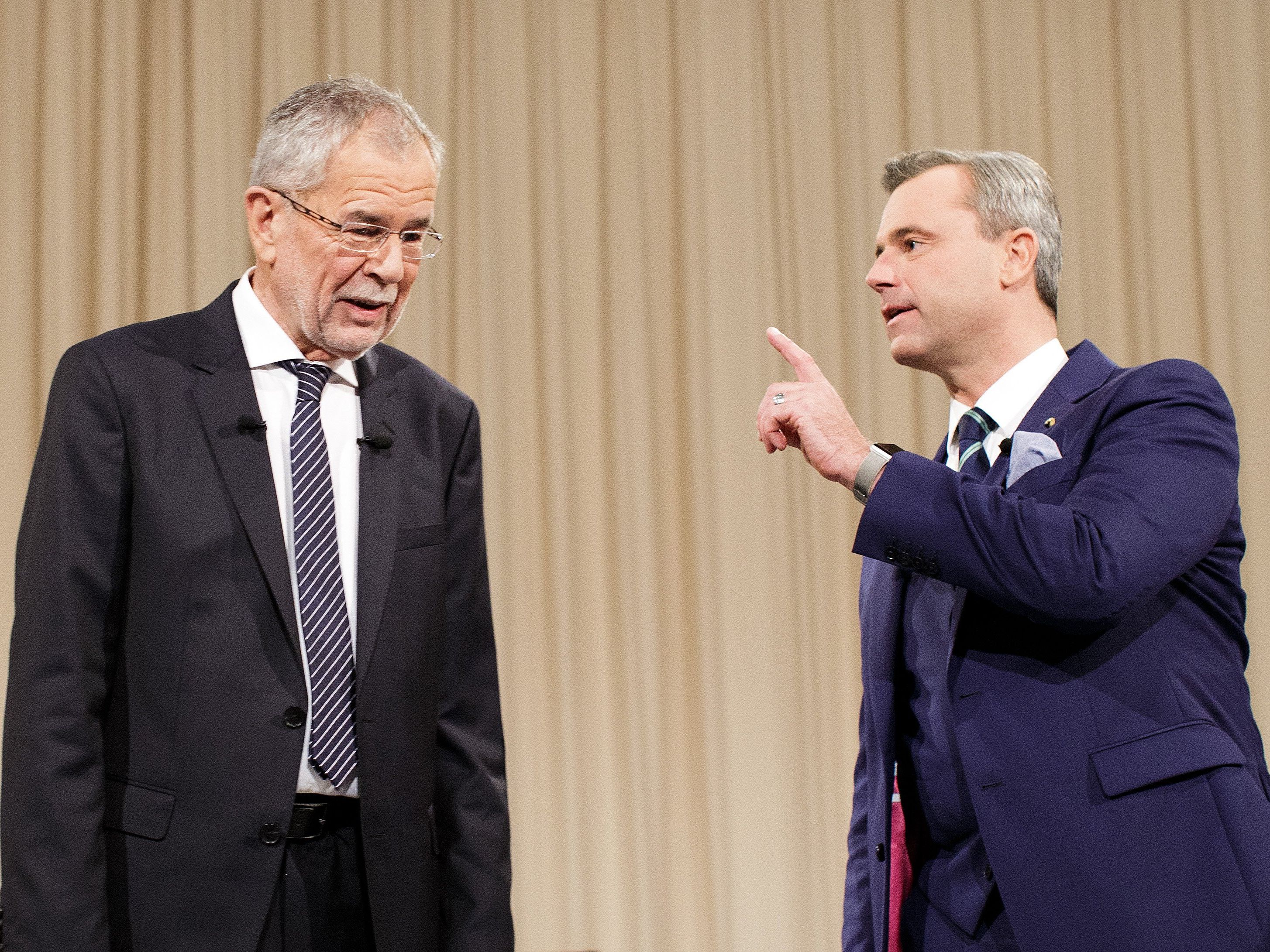 Die beiden Präsidentschaftskandidaten Alexander Van der Bellen und Norbert Hofer. Die beiden Präsidentschaftskandidaten Alexander Van der Bellen und Norbert Hofer.