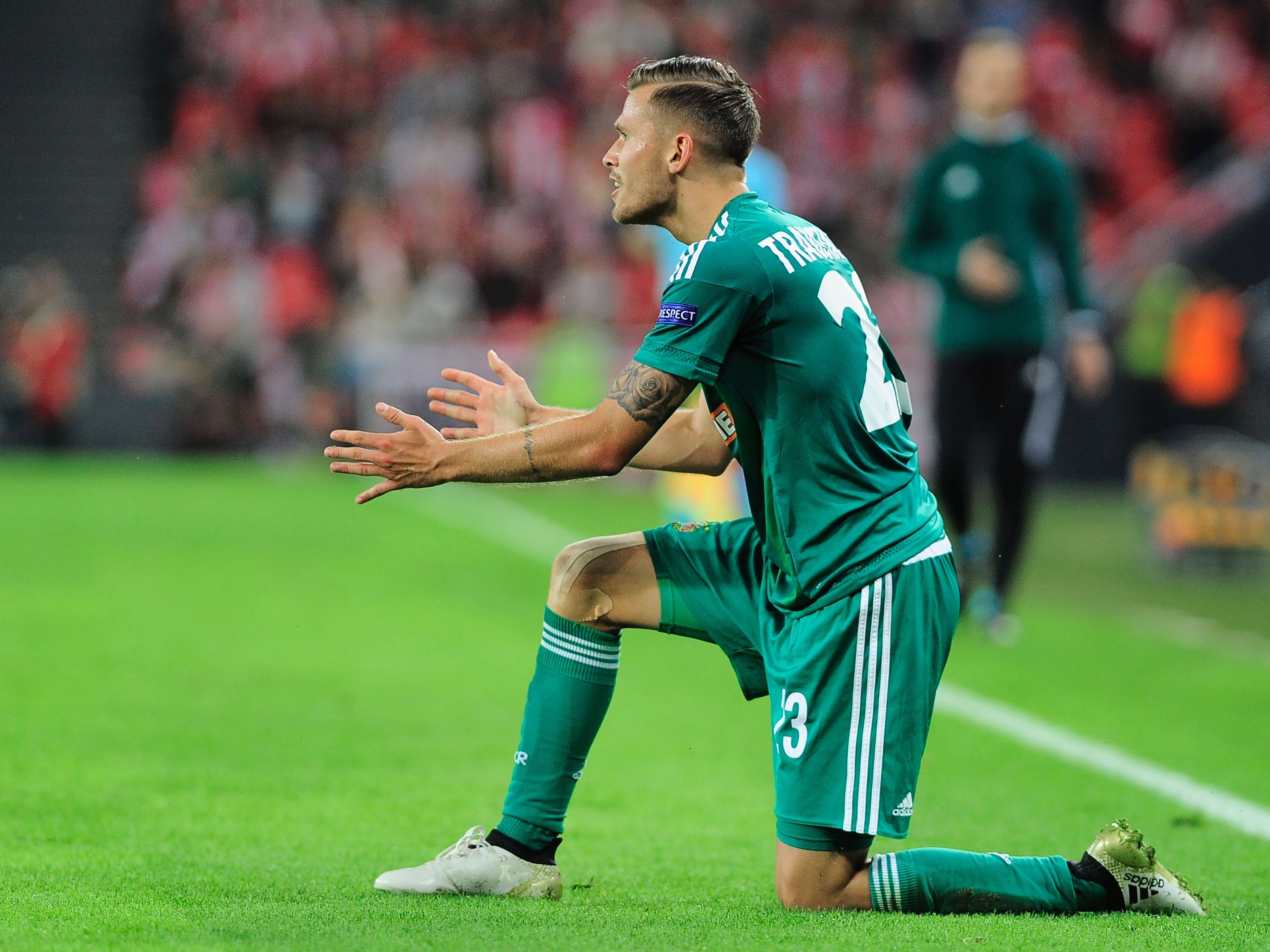 Rapids Arnór Traustason laboriert an einem Rippenbruch. Rapids Arnór Traustason laboriert an einem Rippenbruch.