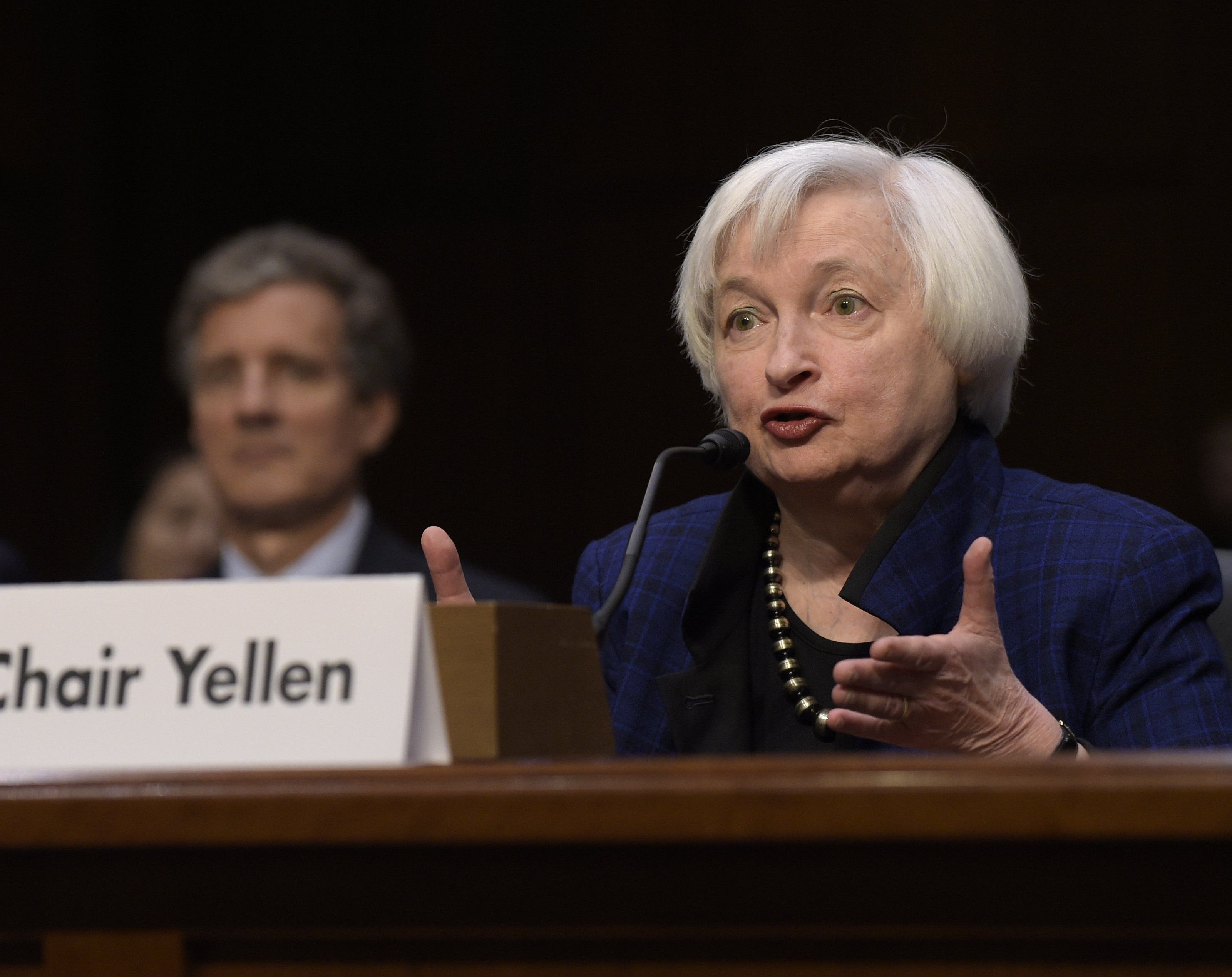 Die US-Notenbank hat erstmal seit einem Jahr den Leitzins leicht angehoben. Die US-Notenbank hat erstmal seit einem Jahr den Leitzins leicht angehoben.