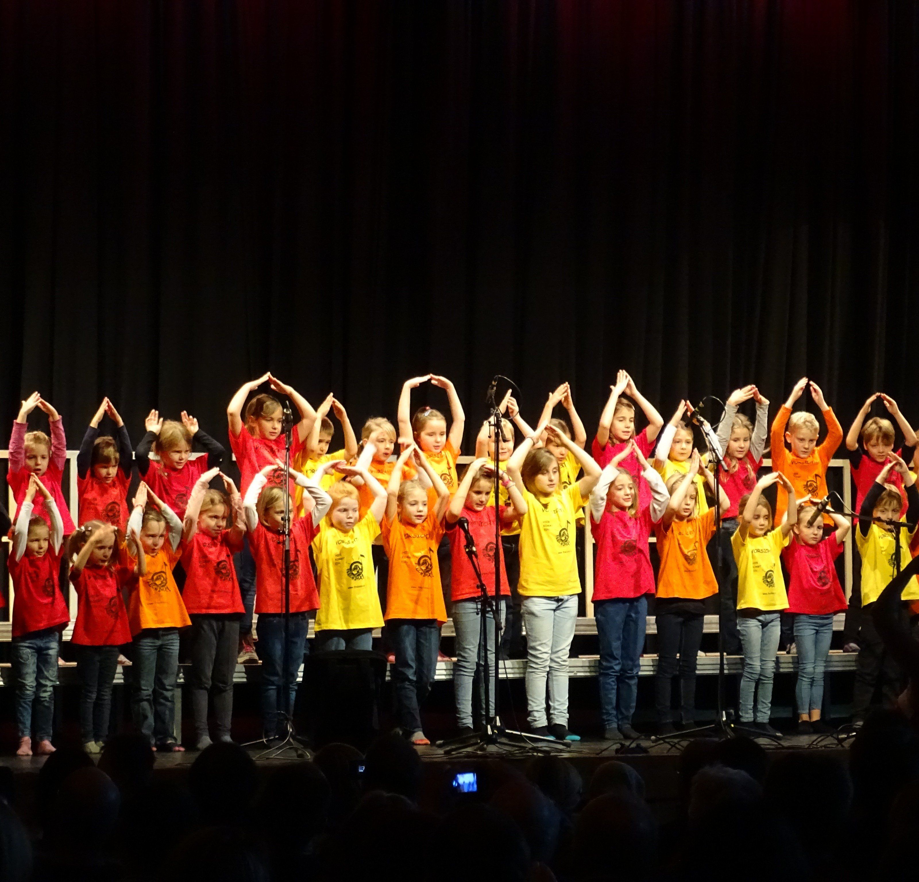 Der Kinderchor Frechdax sorgte mit witzigen Texten für eine lockere Stimmung. Der Kinderchor Frechdax sorgte mit witzigen Texten für eine lockere Stimmung.