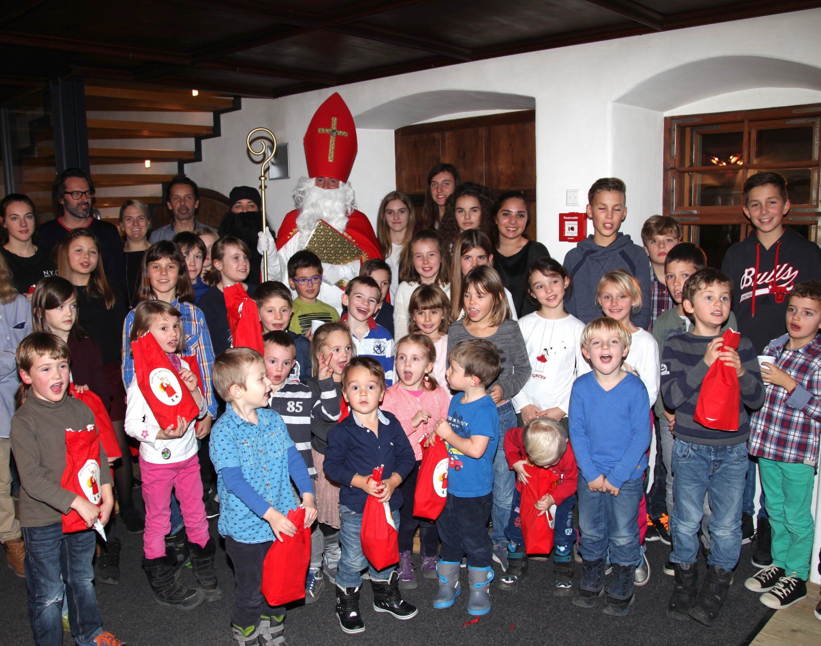 Jetzt ist Nikolaus Abend da! Jetzt ist Nikolaus Abend da!