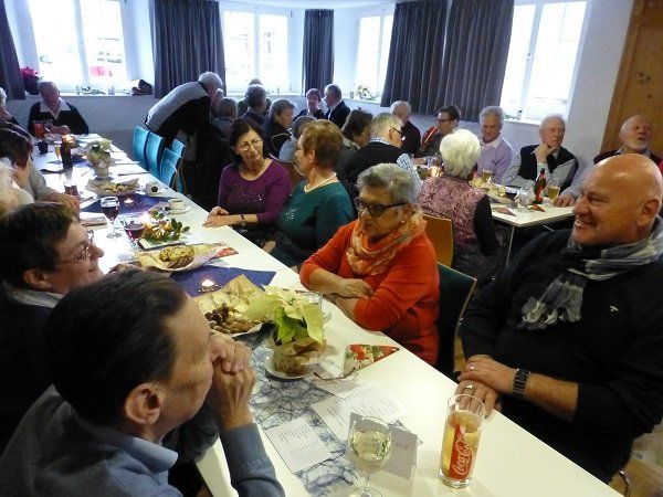 Besinnlicher „Advent-Hock“ des PVÖ Lauterach Besinnlicher „Advent-Hock“ des PVÖ Lauterach