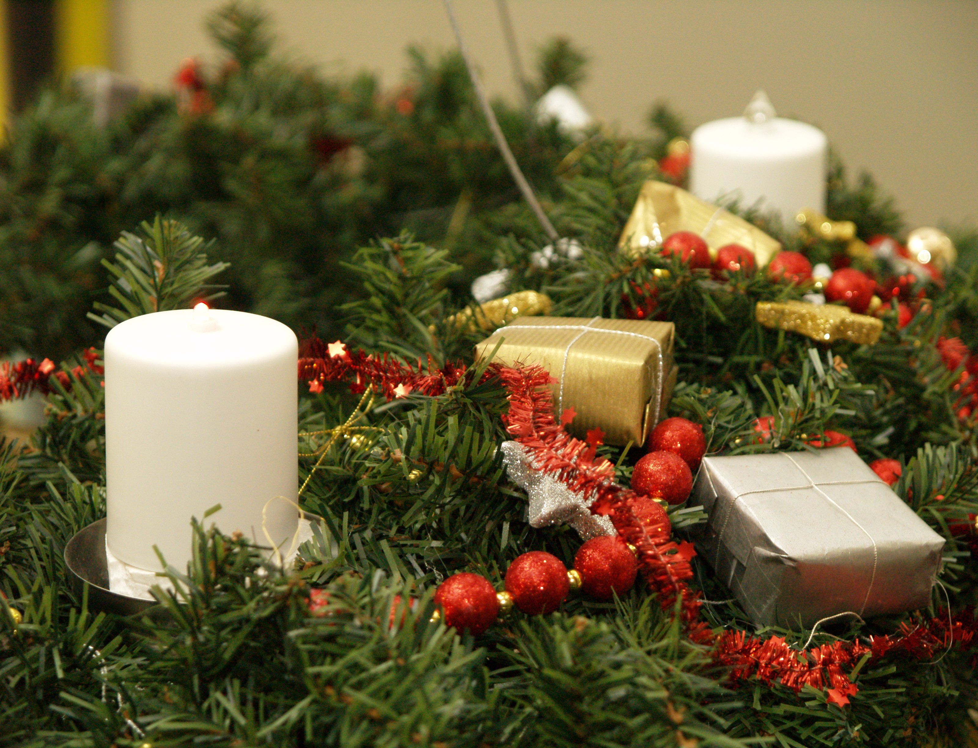 Am Freitag, den 16.12.2016 findet um 18 Uhr in der Aula des Bundesgymnasiums eine Adventfeier statt. Am Freitag, den 16.12.2016 findet um 18 Uhr in der Aula des Bundesgymnasiums eine Adventfeier statt.