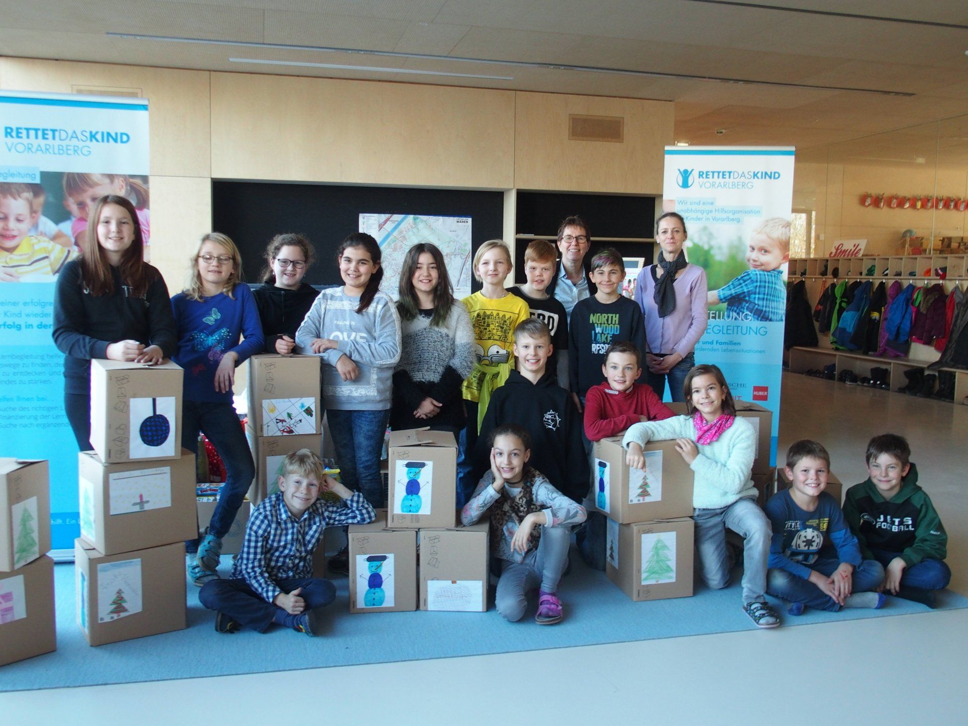 Die Schüler der VS Mäder nahmen mit großer Freude teil an der Spendenaktion für "Rettet das Kind" Die Schüler der VS Mäder nahmen mit großer Freude teil an der Spendenaktion für "Rettet das Kind"