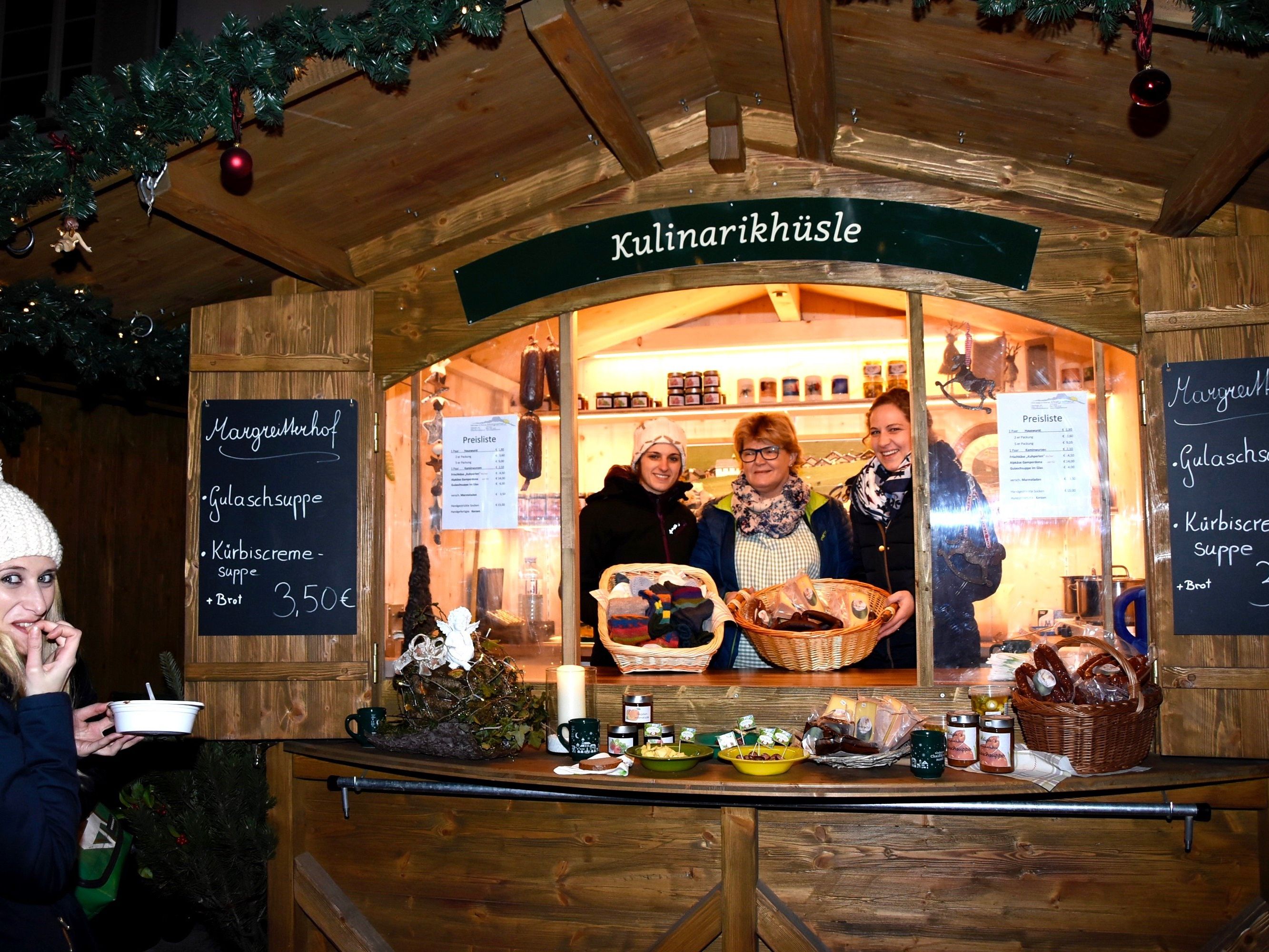 Häuschen des Margreitterhofs am Bludenzer Christkindlemarkt 2016