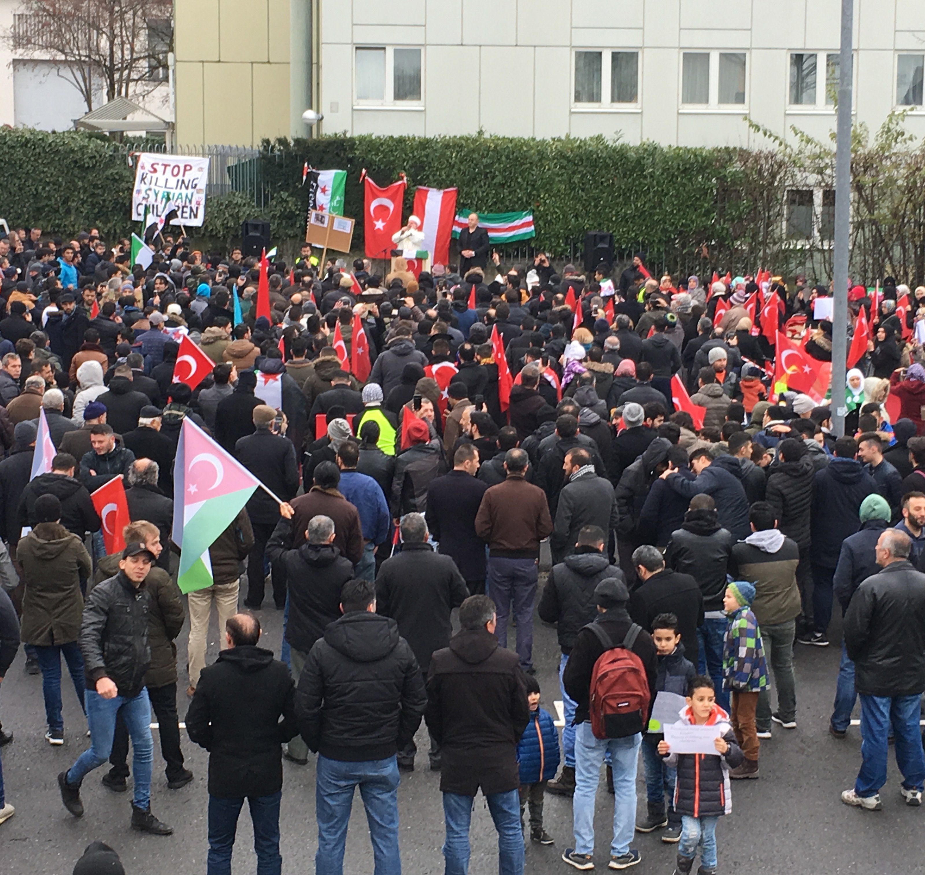 Grünen-Klubobmann Adi Gross wendet sich in einem offenen Brief an den Veranstalter der Kungebung am vergangenen Sonntag in Bregenz. Grünen-Klubobmann Adi Gross wendet sich in einem offenen Brief an den Veranstalter der Kungebung am vergangenen Sonntag in Bregenz.