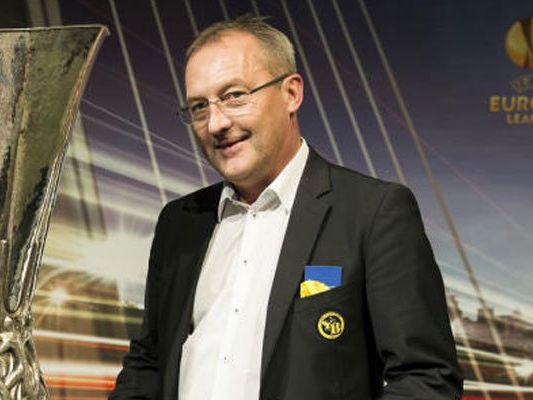 Fredy Bickel übernimmt bei Rapid. Fredy Bickel übernimmt bei Rapid.