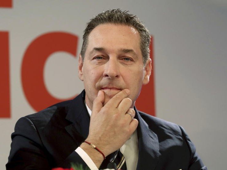 Nach Berichten über angeblich rechtswidrige Weisungen Nach Berichten über angeblich rechtswidrige Weisungen