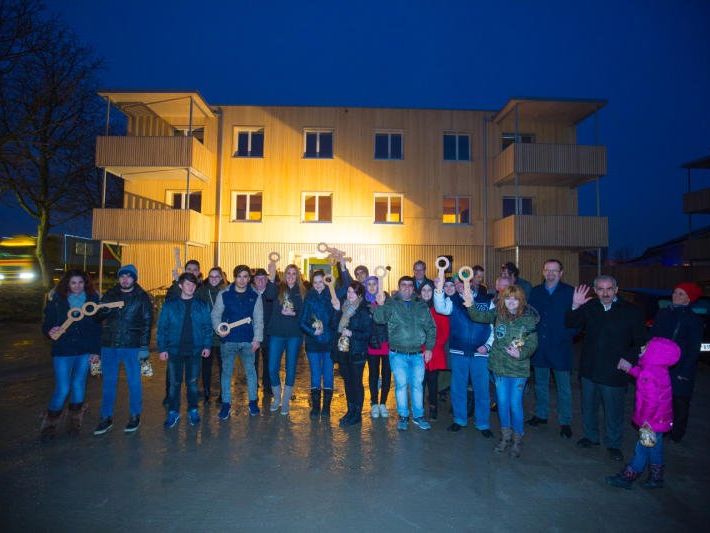 Verschiedene Kulturen und Menschen unter einem Dach Verschiedene Kulturen und Menschen unter einem Dach