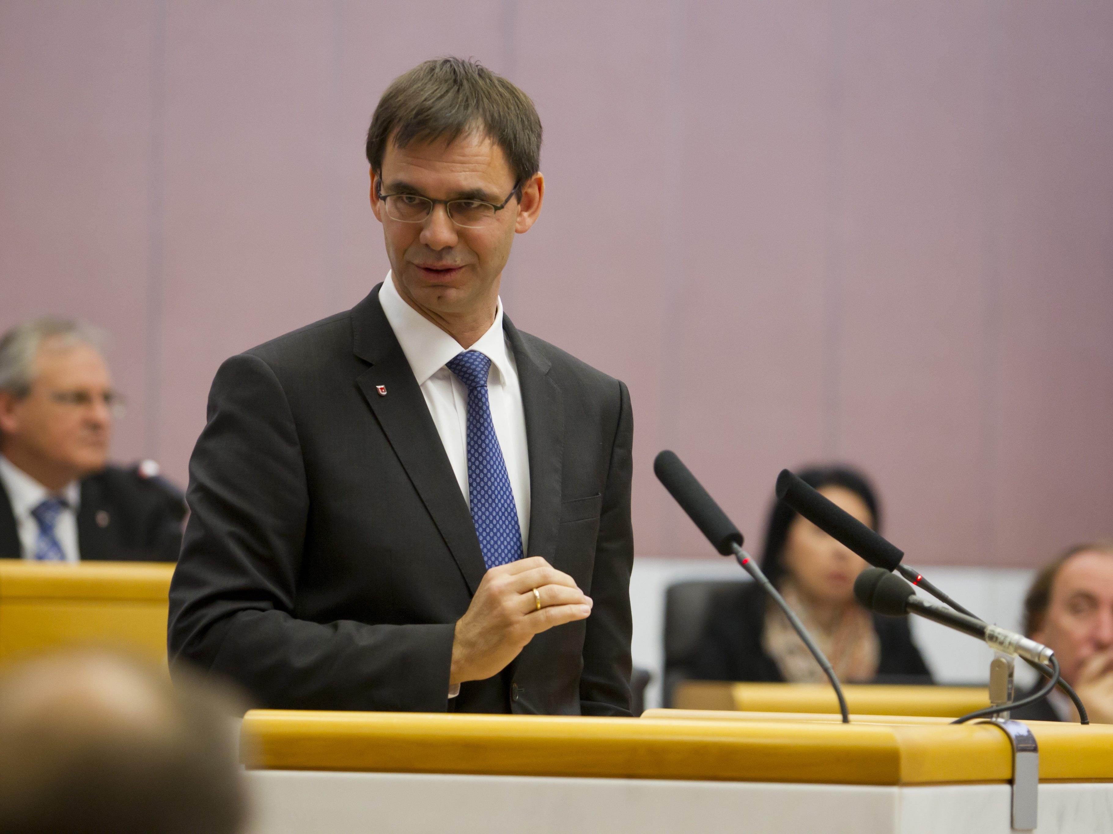 Markus Wallner unterstützt den Kurs von Parteichef Mitterlehner, der sich deutlicher von der FPÖ abgrenzen will.