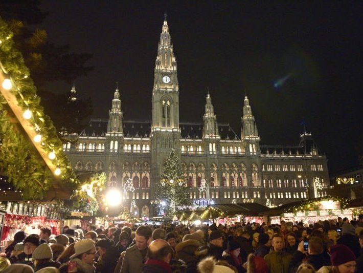 Der Weihnachtstraum am Wiener Rathausplatz. Der Weihnachtstraum am Wiener Rathausplatz.