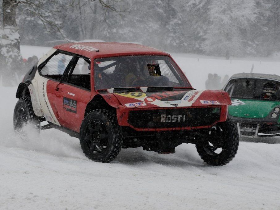 Obmann Josef "Rosti" Gmeiner war natürlich auch im Einsatz. Obmann Josef "Rosti" Gmeiner war natürlich auch im Einsatz.