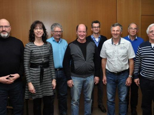 Neuer Vorstand des "Frohsinn Koblach", v.li.: Stefan Summer, Chorleiterin Gabi Riener, Karl Tschohl, Dietmar Seewald, Kassier Philipp Breier, Vizeobmann Willi Brückler, Schriftführer Erich Spalt und Obmann Alfred Bolter. Neuer Vorstand des "Frohsinn Koblach", v.li.: Stefan Summer, Chorleiterin Gabi Riener, Karl Tschohl, Dietmar Seewald, Kassier Philipp Breier, Vizeobmann Willi Brückler, Schriftführer Erich Spalt und Obmann Alfred Bolter.