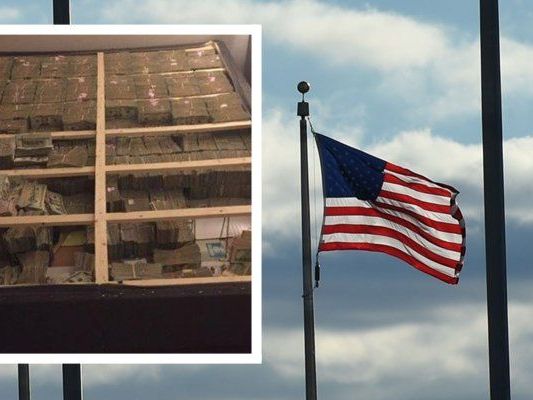 Ein in den USA lebender Brasilianer versteckte 20 Millionen Dollar in Bar in seinem Bett. Ein in den USA lebender Brasilianer versteckte 20 Millionen Dollar in Bar in seinem Bett.