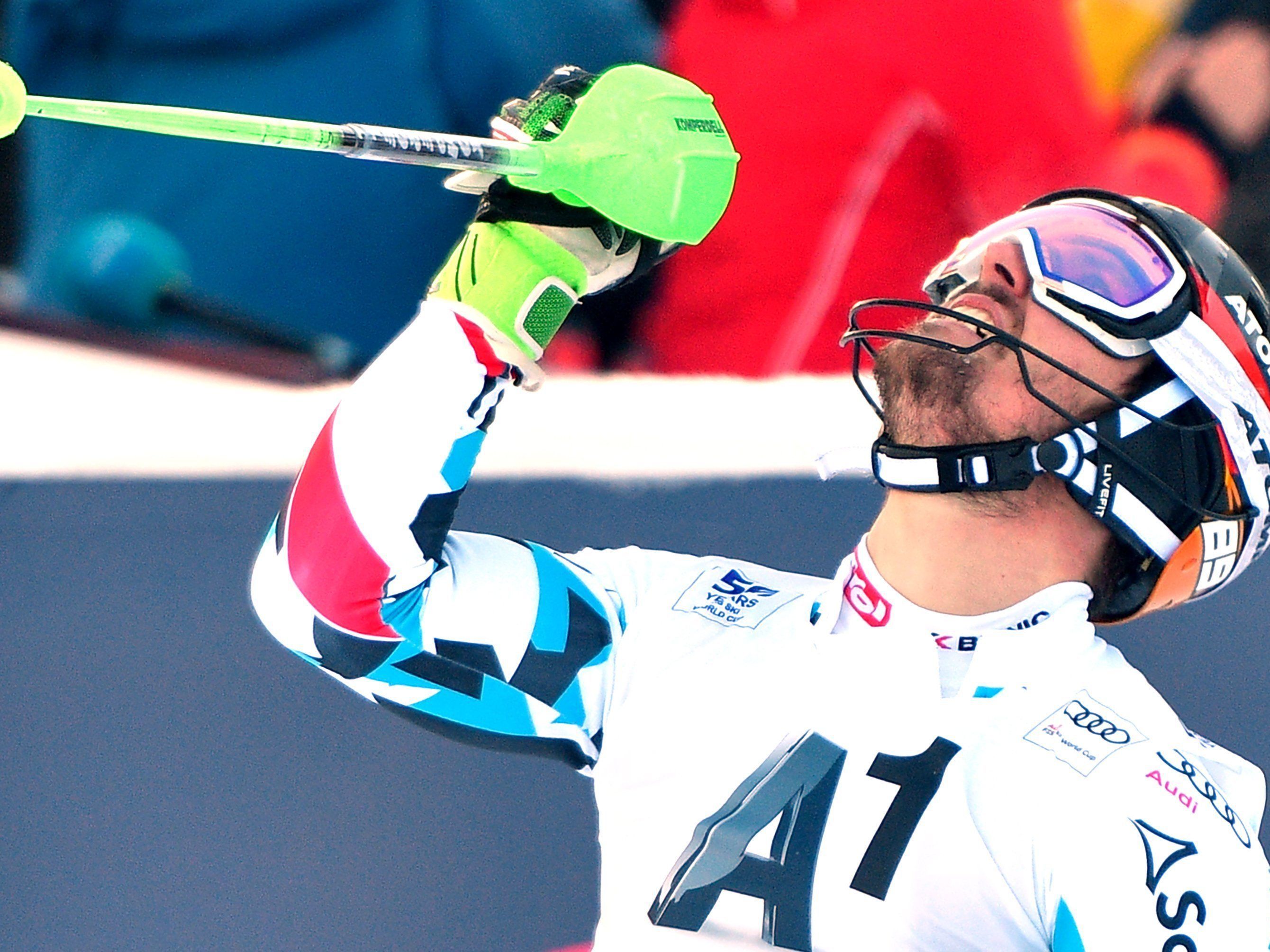 Marcel Hirscher jubelt in Kitzbühel.