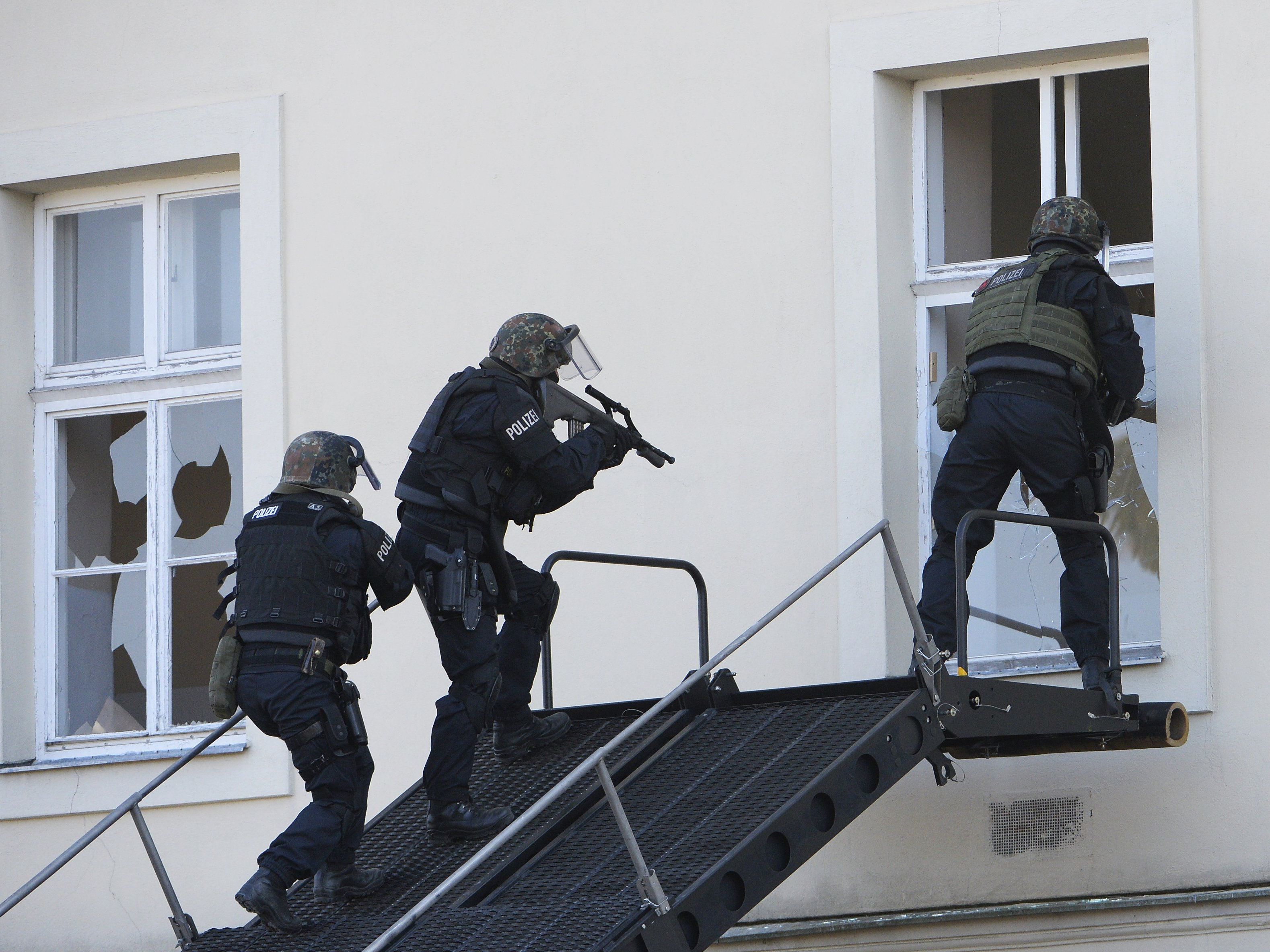 Der Terrorverdächtige wurde nahe seiner Wohnung in Wien festgenommen. Der Terrorverdächtige wurde nahe seiner Wohnung in Wien festgenommen.