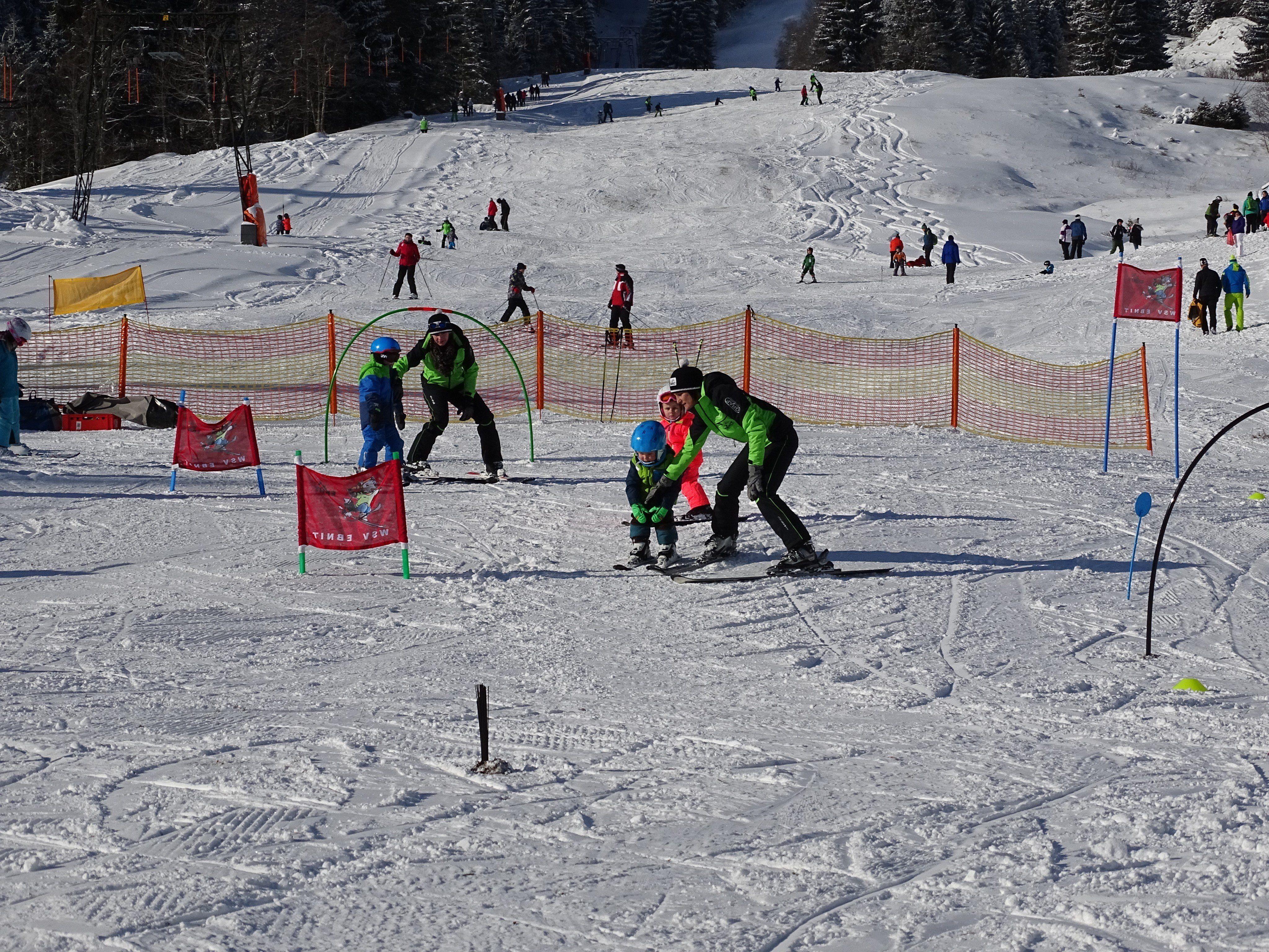 Im familienfreundlichen Skigebieten Ebnit gibt es an diesem Tag ein attraktives Ski- und Schneeerlebnisprogramm.