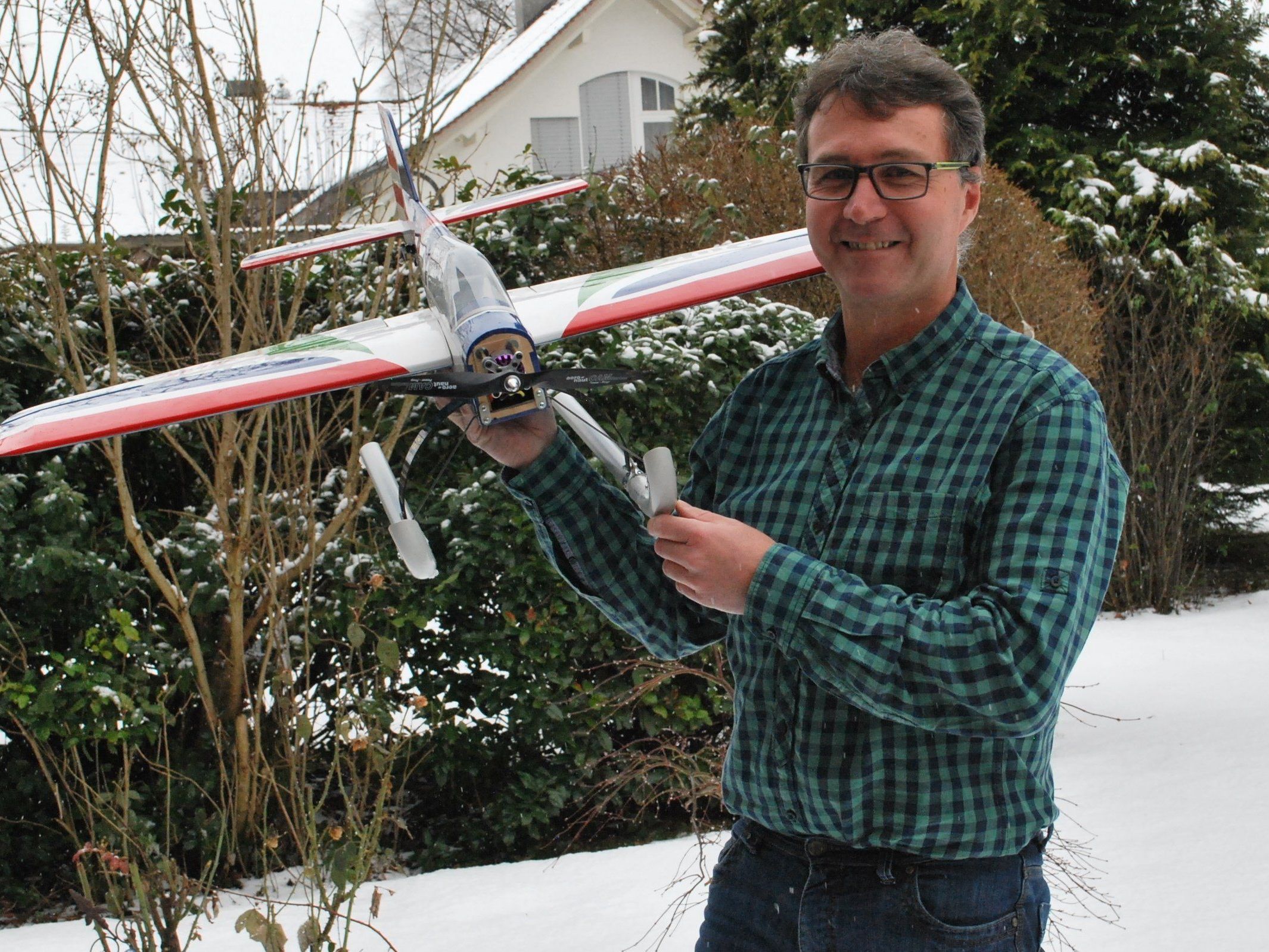 Mit Schneekufen ist auch das Fliegen am Platz im Winter möglich.