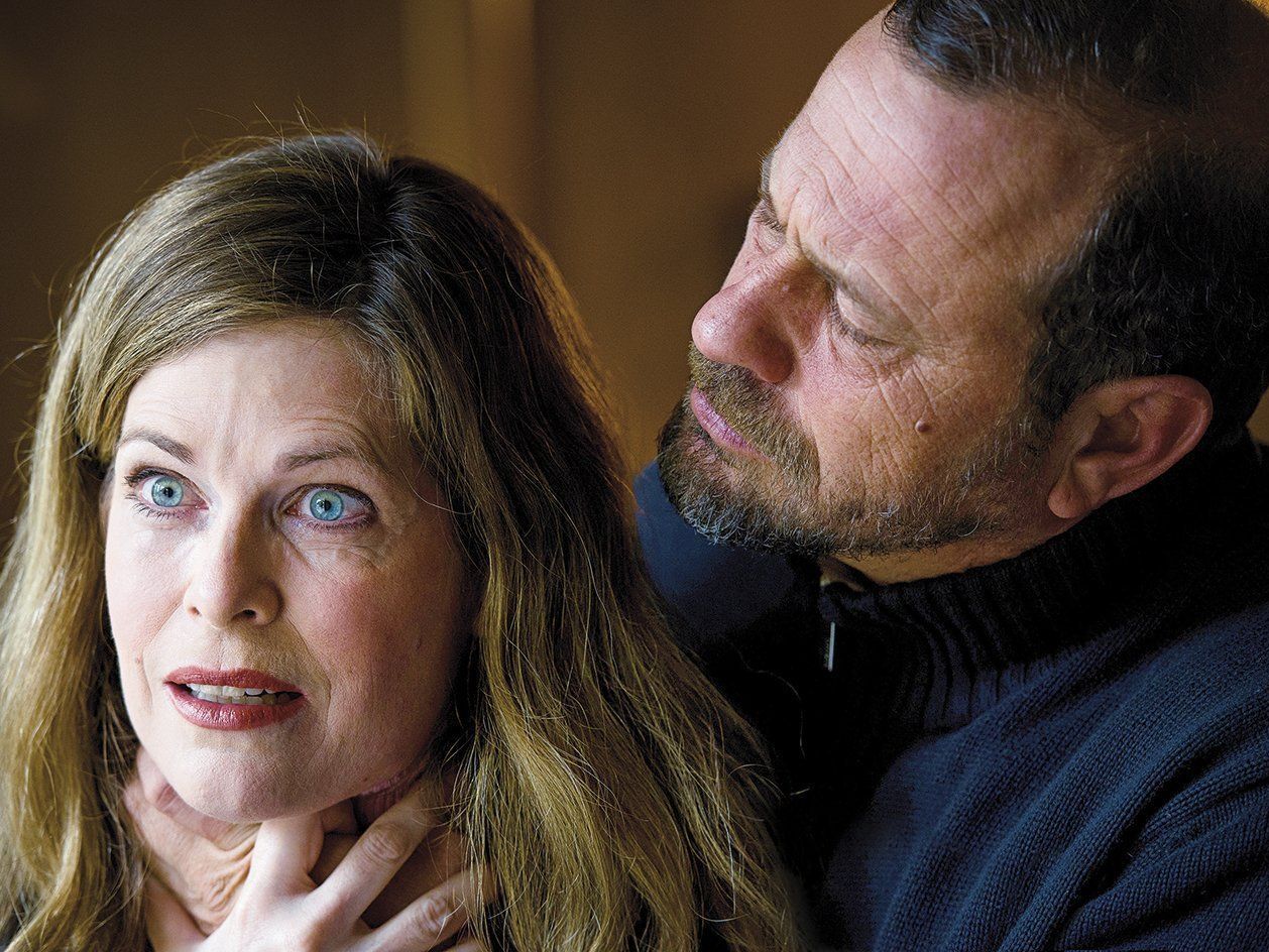 Olivia (Ursula Buschhorn) und Sam Stone (Michel Guillaume) als zwielichtiges Krimi-Pärchen. Olivia (Ursula Buschhorn) und Sam Stone (Michel Guillaume) als zwielichtiges Krimi-Pärchen.