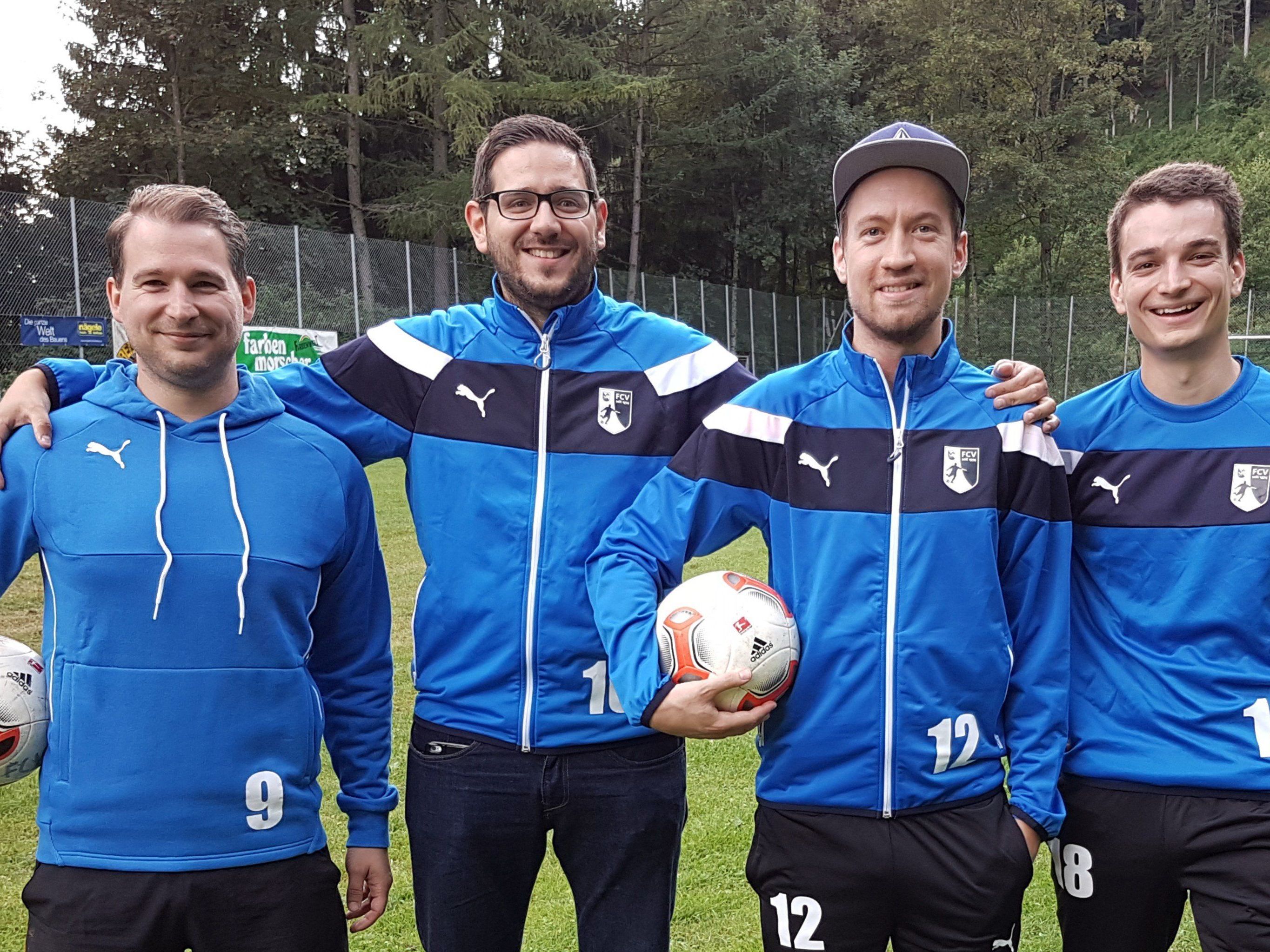 Neuer Trainingsanzug, gesponsert von der Sparkasse Feldkirch.