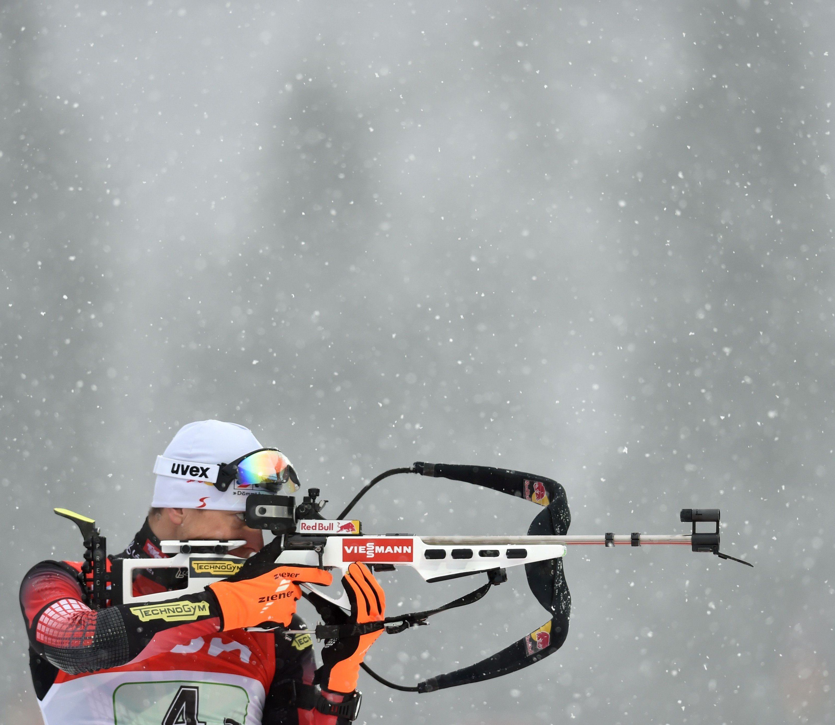 Julian Eberhard gewann den Biathlon-Sprint in Oberhof.