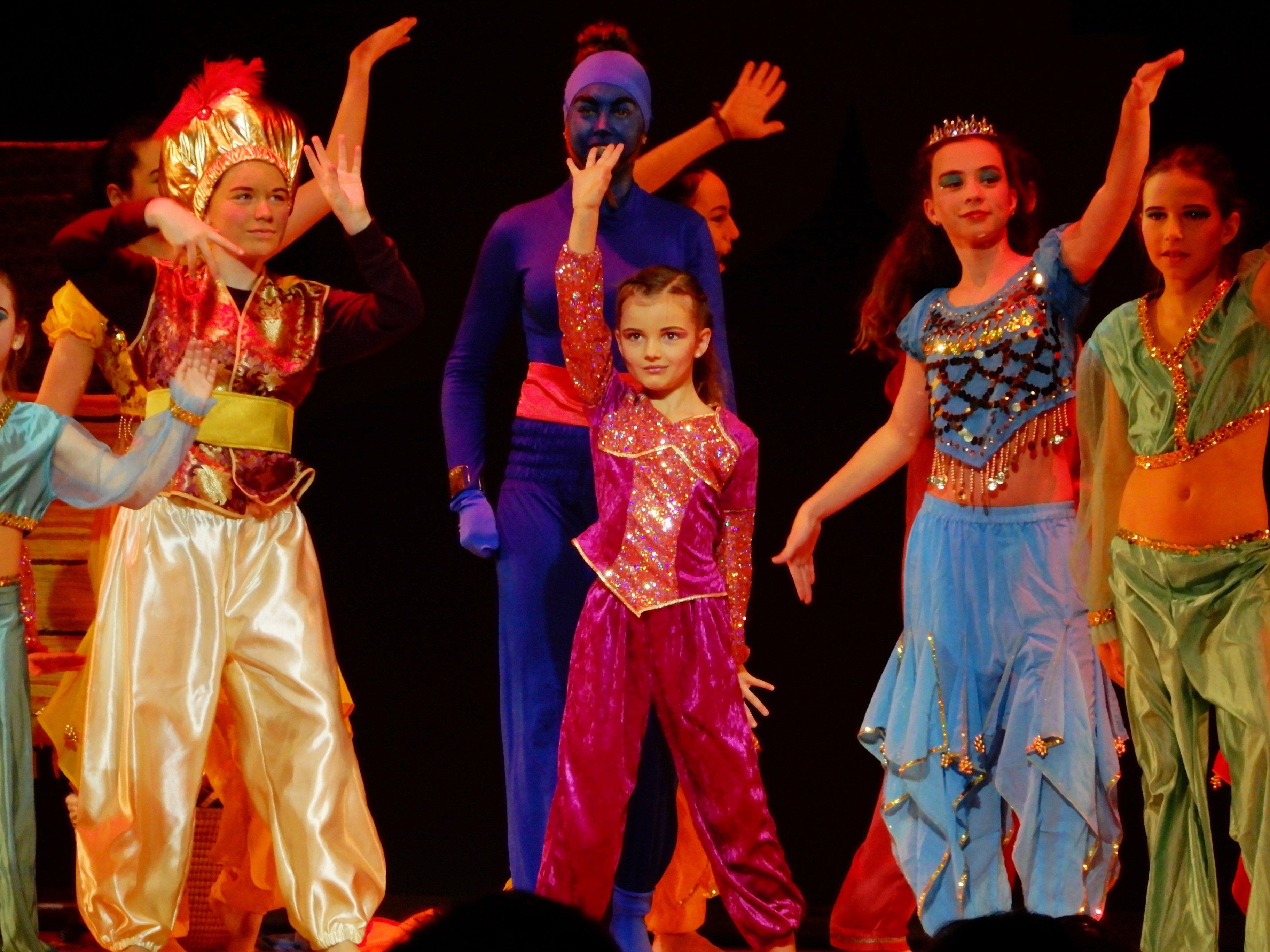 Die Mühlebacher Kinder- und Teenietanzgruppe begeisterte mit ihrem Auftritt "Aladdin und die Wunderlampe".