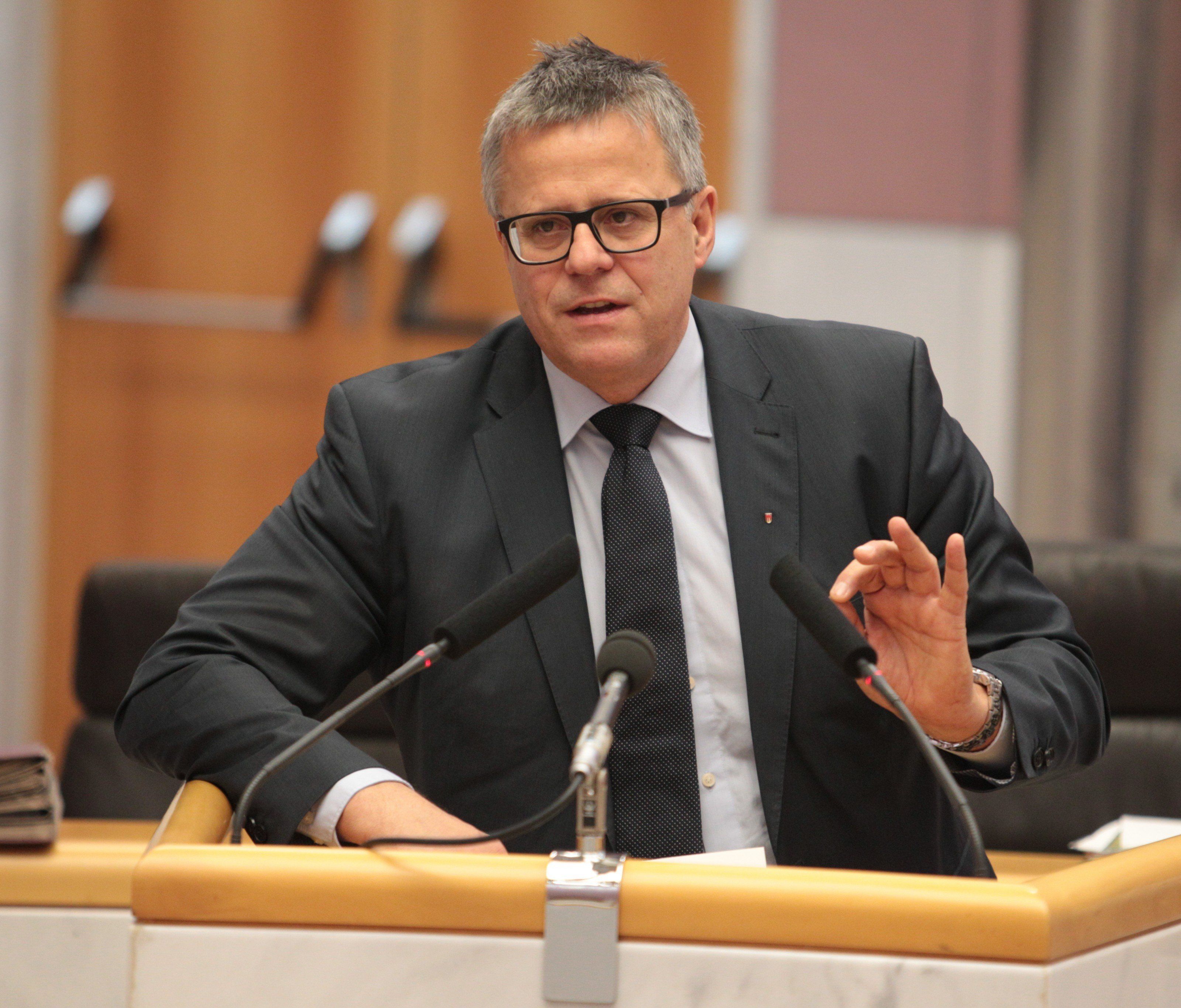 Der Vorarlberger ÖVP-Klubobmann Frühstück kann den Wunsch nach Neuwahlen von Michael Ritsch (SPÖ) nicht verstehen. Der Vorarlberger ÖVP-Klubobmann Frühstück kann den Wunsch nach Neuwahlen von Michael Ritsch (SPÖ) nicht verstehen.