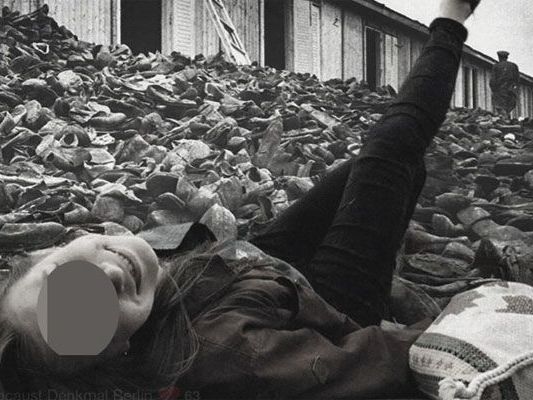 Entlarvenden Website über das Verhalten von Touristen am Holocaust-Mahnmal in Berlin. Entlarvenden Website über das Verhalten von Touristen am Holocaust-Mahnmal in Berlin.