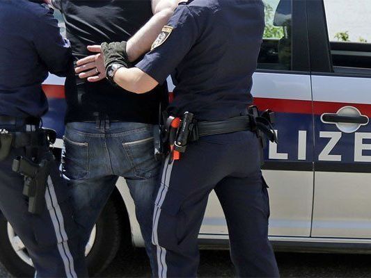 Der Polizei gelangen sechs Festnahmen mutmaßlicher Dealer Der Polizei gelangen sechs Festnahmen mutmaßlicher Dealer
