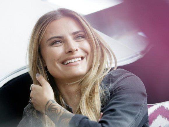 Sophia Thomalla zeigte sich erstmals seit ihrer Brustverkleinerung in Unterwäsche. Sophia Thomalla zeigte sich erstmals seit ihrer Brustverkleinerung in Unterwäsche.