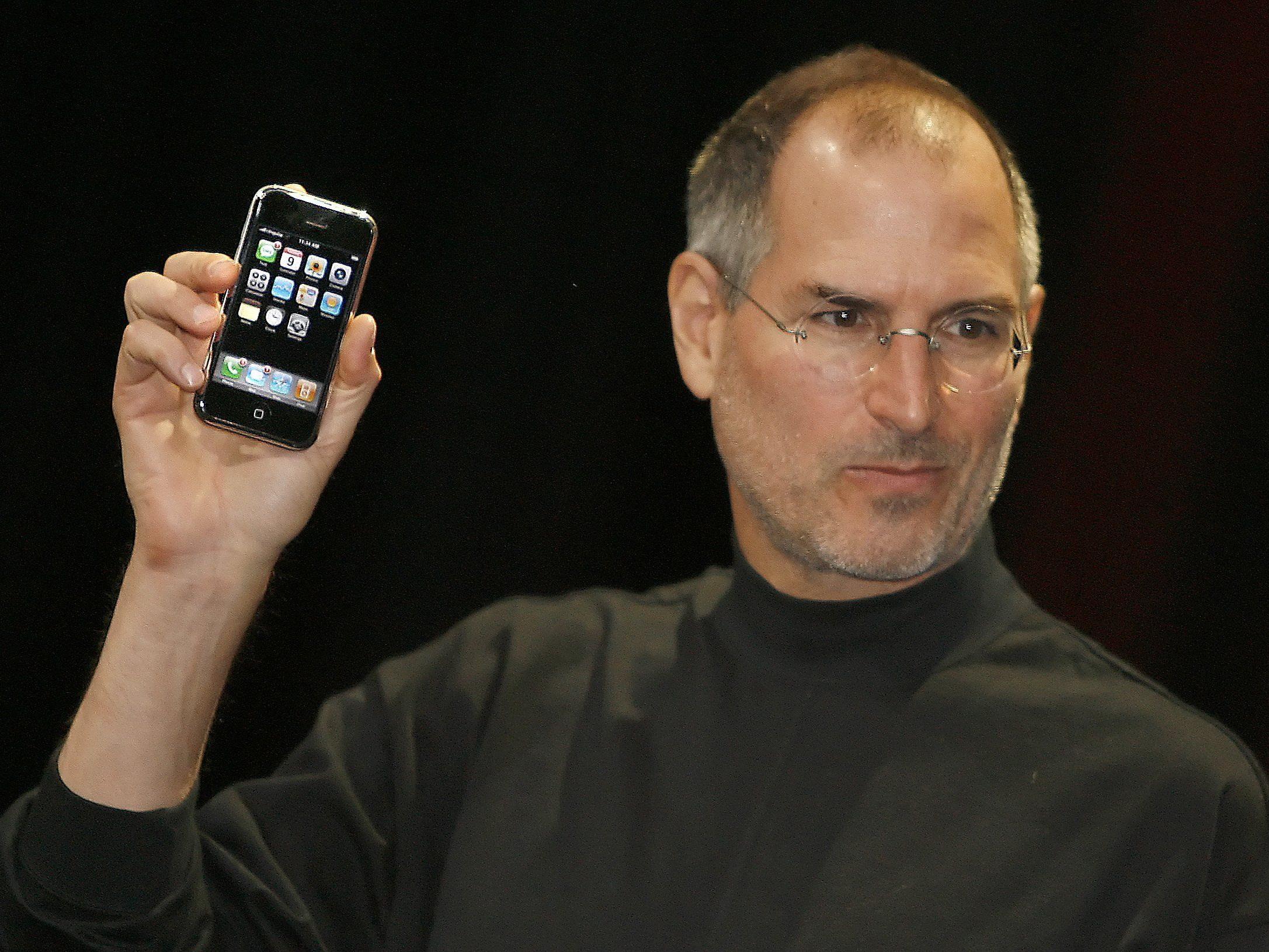 Mit der Vorstellung des ersten iPhones am 9. Januar 2007 veränderte Apple die Welt.
