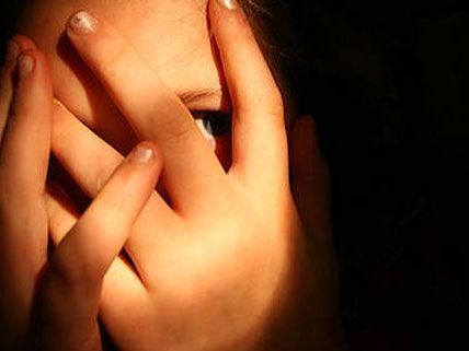 Die Vorwürfe sind ungeheuerlich: Eine Mutter soll ihre 16-jährige Tochter im Internet als Prostituierte angeboten haben. Die Vorwürfe sind ungeheuerlich: Eine Mutter soll ihre 16-jährige Tochter im Internet als Prostituierte angeboten haben.