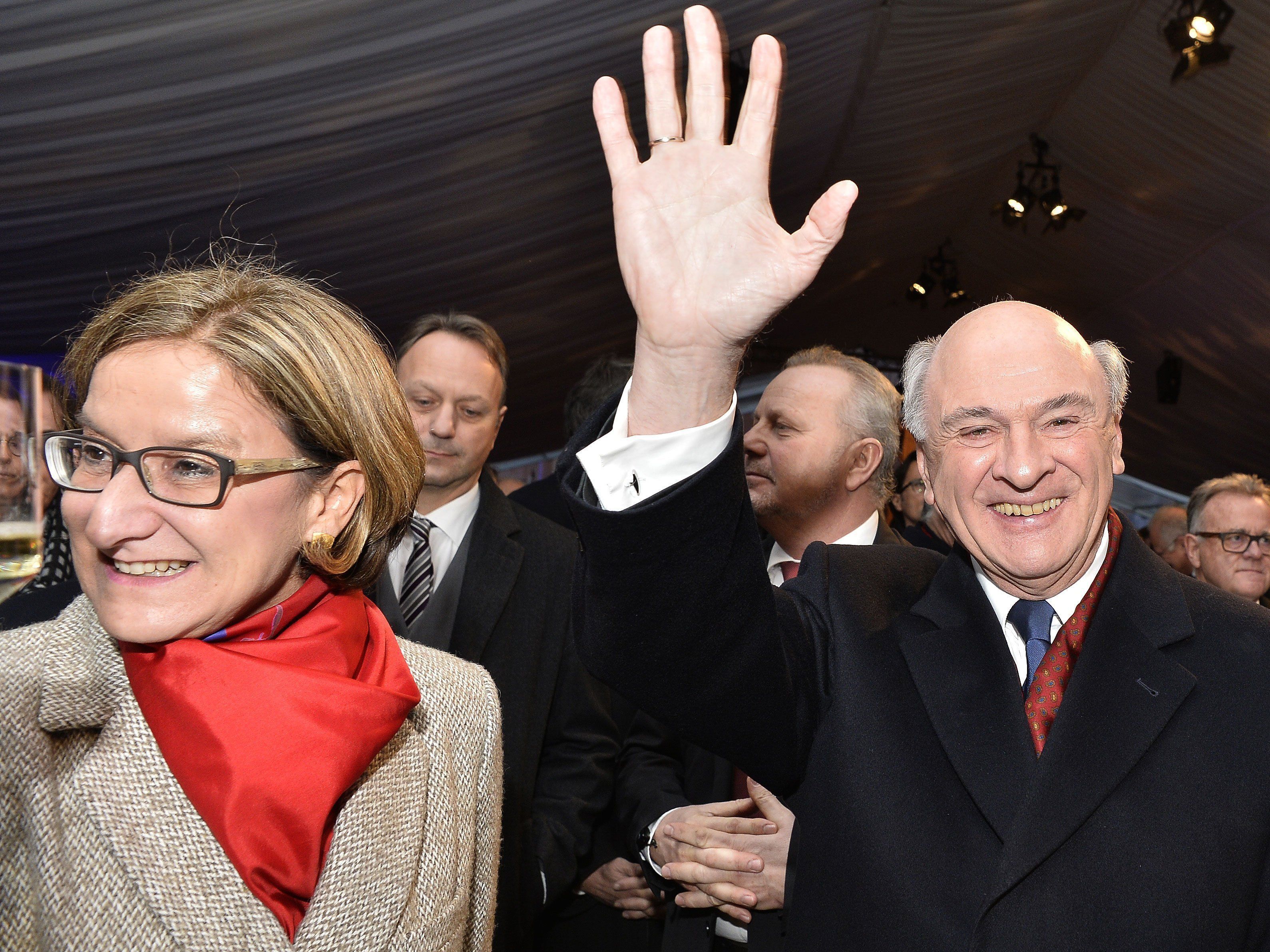 Johanna Mikl- Leitner wird als mögliche Nachfolgerin von Erwin Pröll gesehen Johanna Mikl- Leitner wird als mögliche Nachfolgerin von Erwin Pröll gesehen