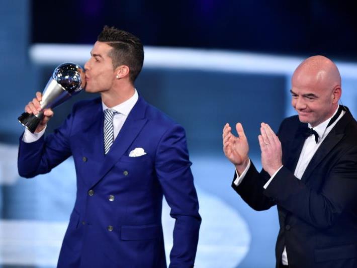 Zum vierten Mal als FIFA-Weltfußballer des Jahres ausgezeichnet