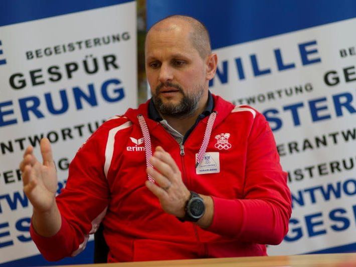 GF Sebastian Manhart hofft mit seinem Team auf eine Olympiamedaille GF Sebastian Manhart hofft mit seinem Team auf eine Olympiamedaille