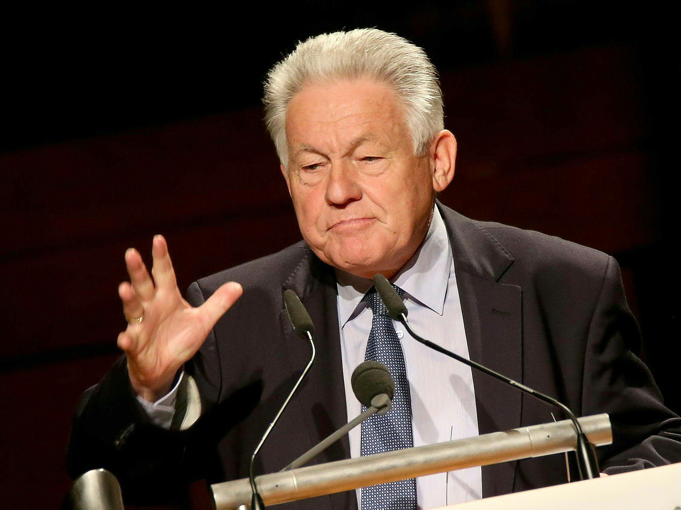 Josef Pühringer gab am Donnerstag offiziell seinen Rücktritt als oberösterreichischer Landeshauptmann bekannt. Josef Pühringer gab am Donnerstag offiziell seinen Rücktritt als oberösterreichischer Landeshauptmann bekannt.