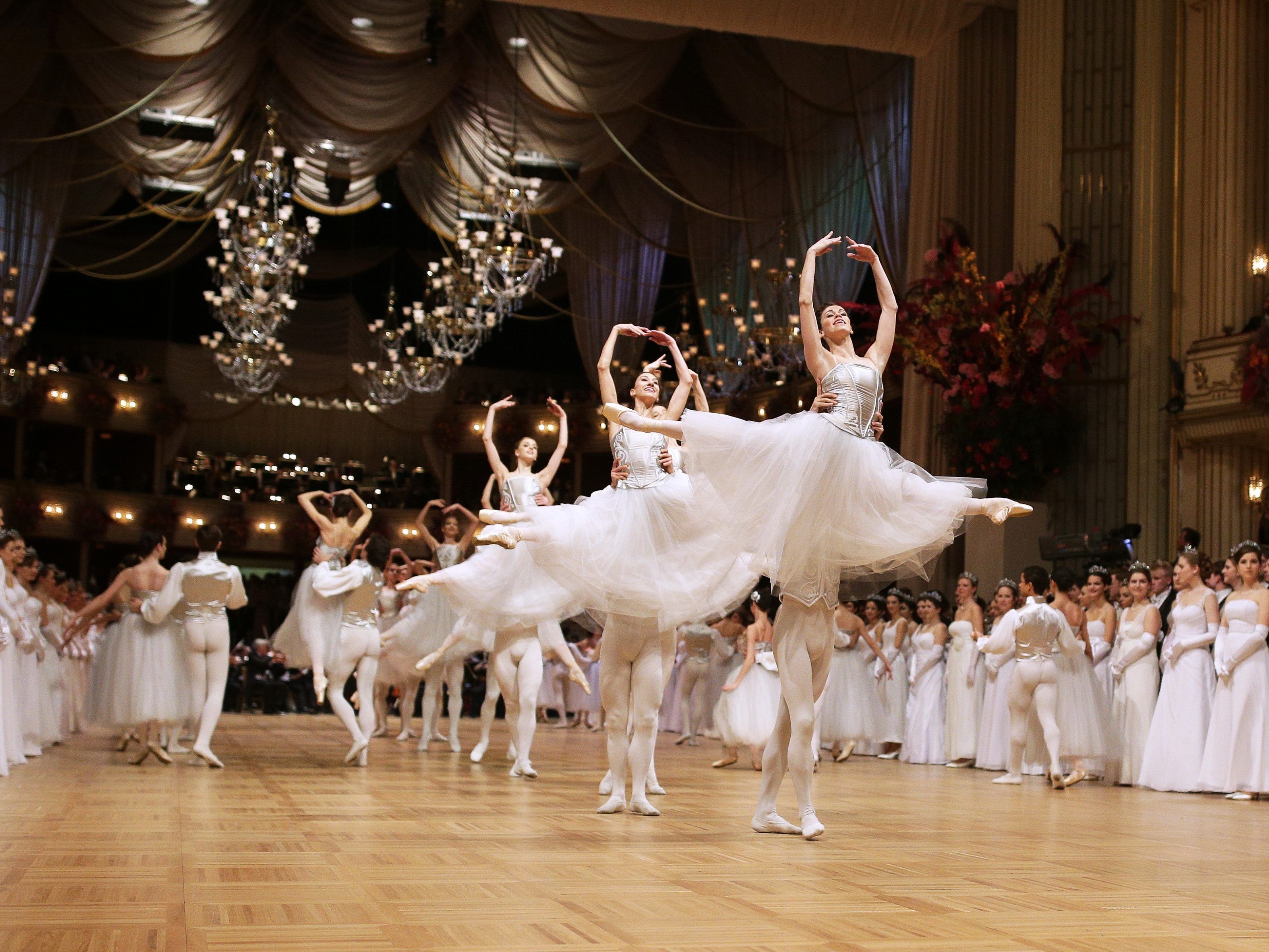 Das war die Eröffnung des Wiener Opernballs 2017. Das war die Eröffnung des Wiener Opernballs 2017.