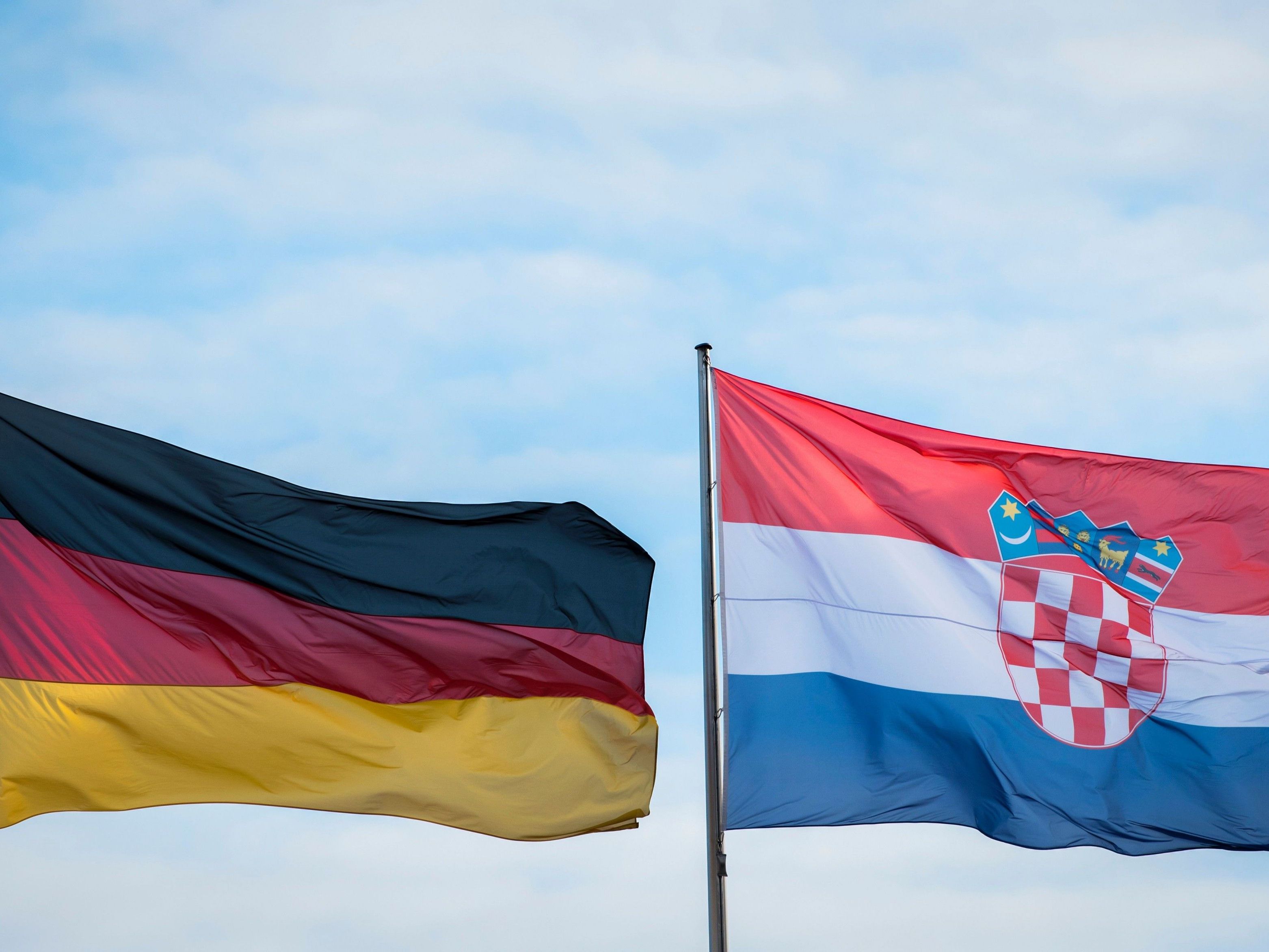 Flucht wegen sozialer und wirtschaftlicher Probleme. Flucht wegen sozialer und wirtschaftlicher Probleme.