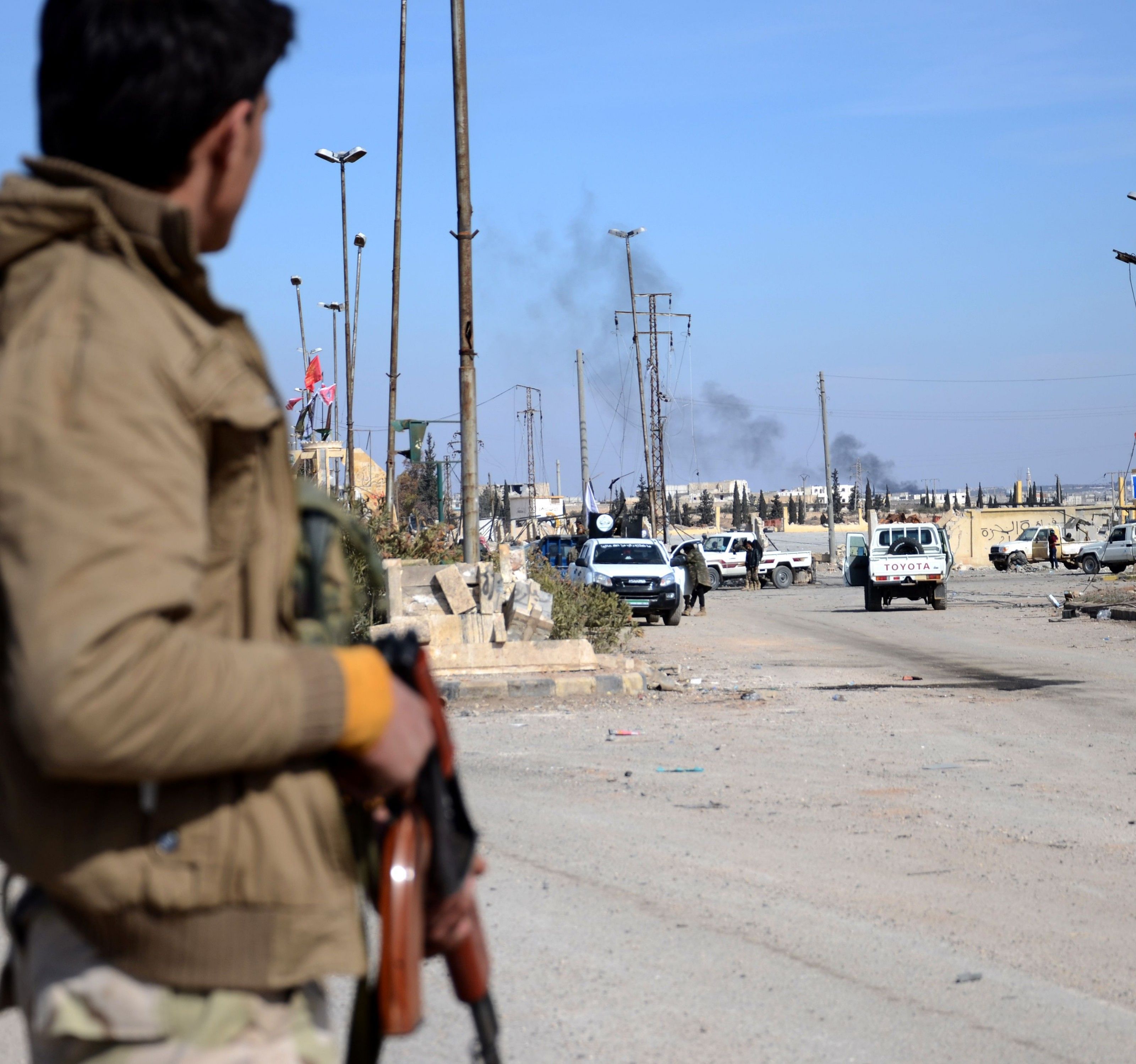 Anadolu: Freie Syrische Armee nahm syrische Stadt mit türkischer Untersützung ein. Anadolu: Freie Syrische Armee nahm syrische Stadt mit türkischer Untersützung ein.