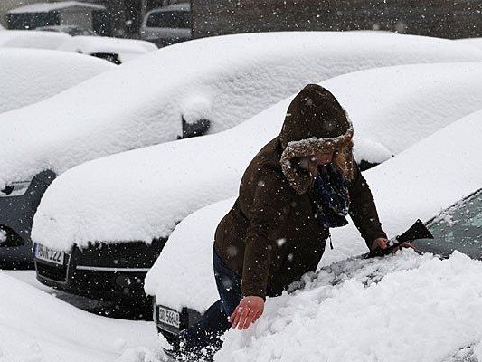 Braucht man einen Parkschein, auch wenn so viel Schnee liegt? Braucht man einen Parkschein, auch wenn so viel Schnee liegt?