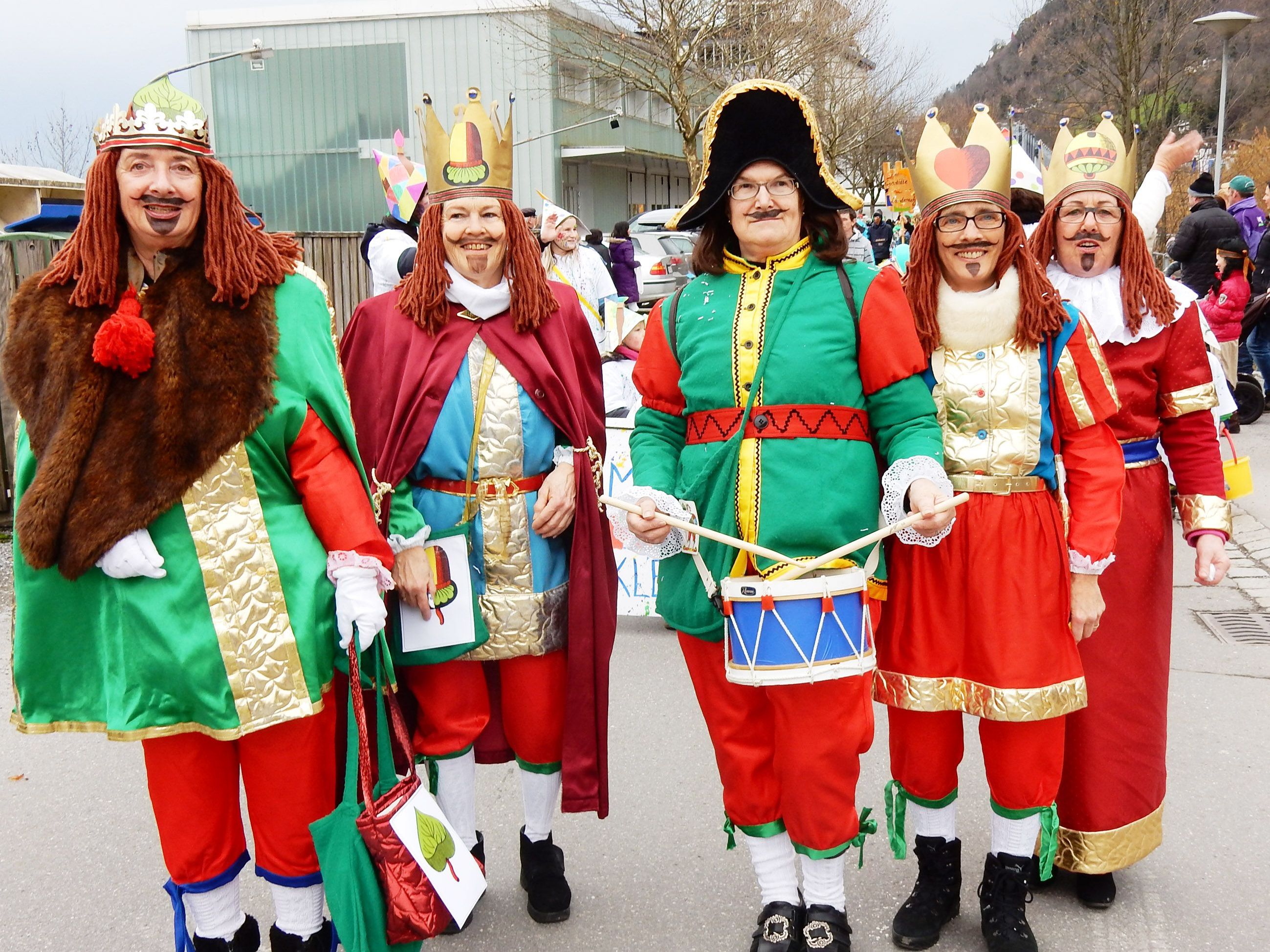 Am Faschingsdienstag Nachmittag sind kleine und große Mäschgerle in Kennelbach unterwegs Am Faschingsdienstag Nachmittag sind kleine und große Mäschgerle in Kennelbach unterwegs